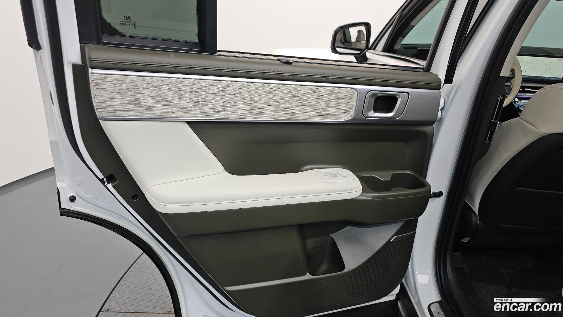 Main__Slider__Photo:Santafe Hyundai 2025.1-24
