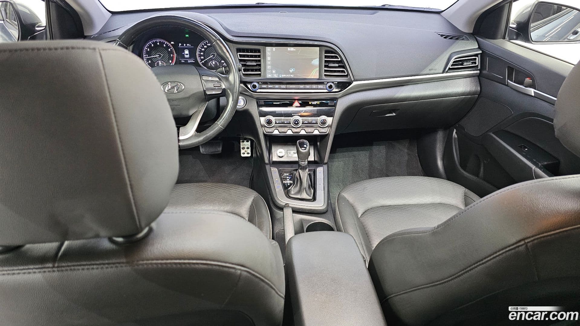 Main__Slider__Photo:AVANTE Hyundai 2019.2-6