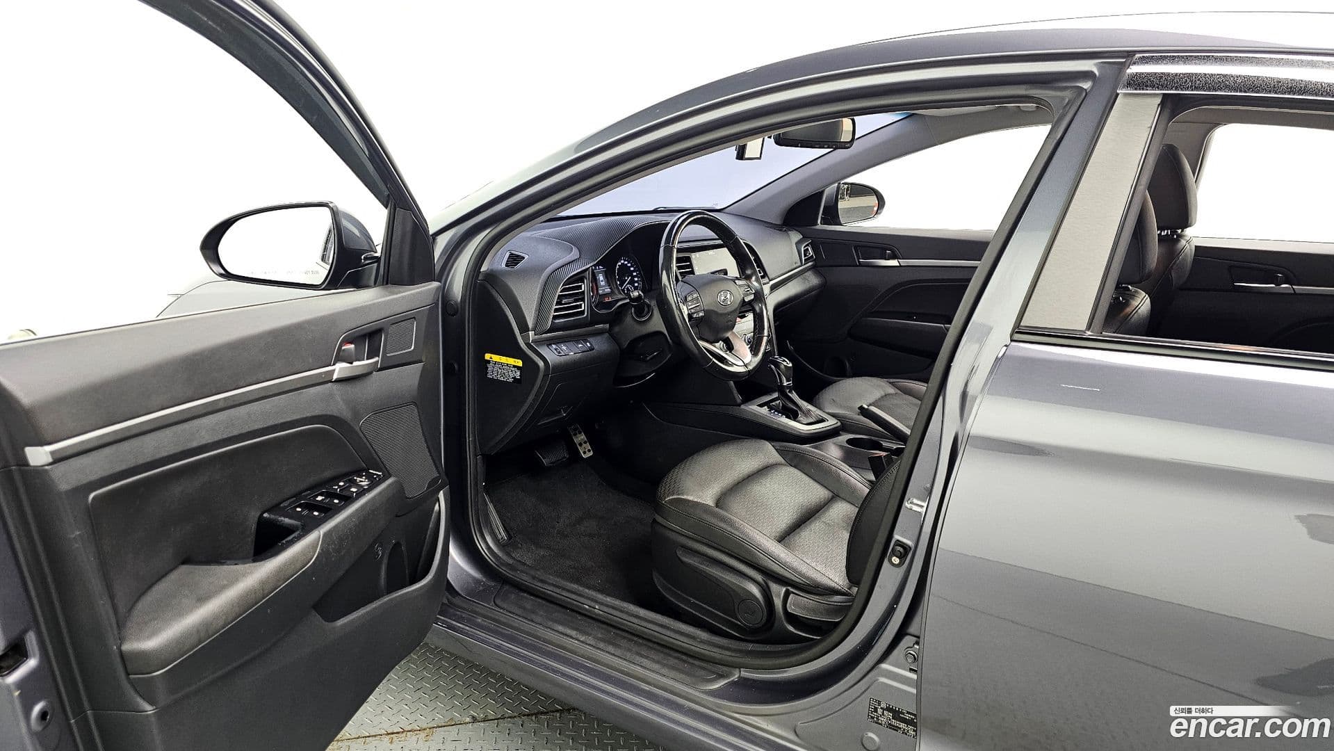 Main__Slider__Photo:AVANTE Hyundai 2019.2-9