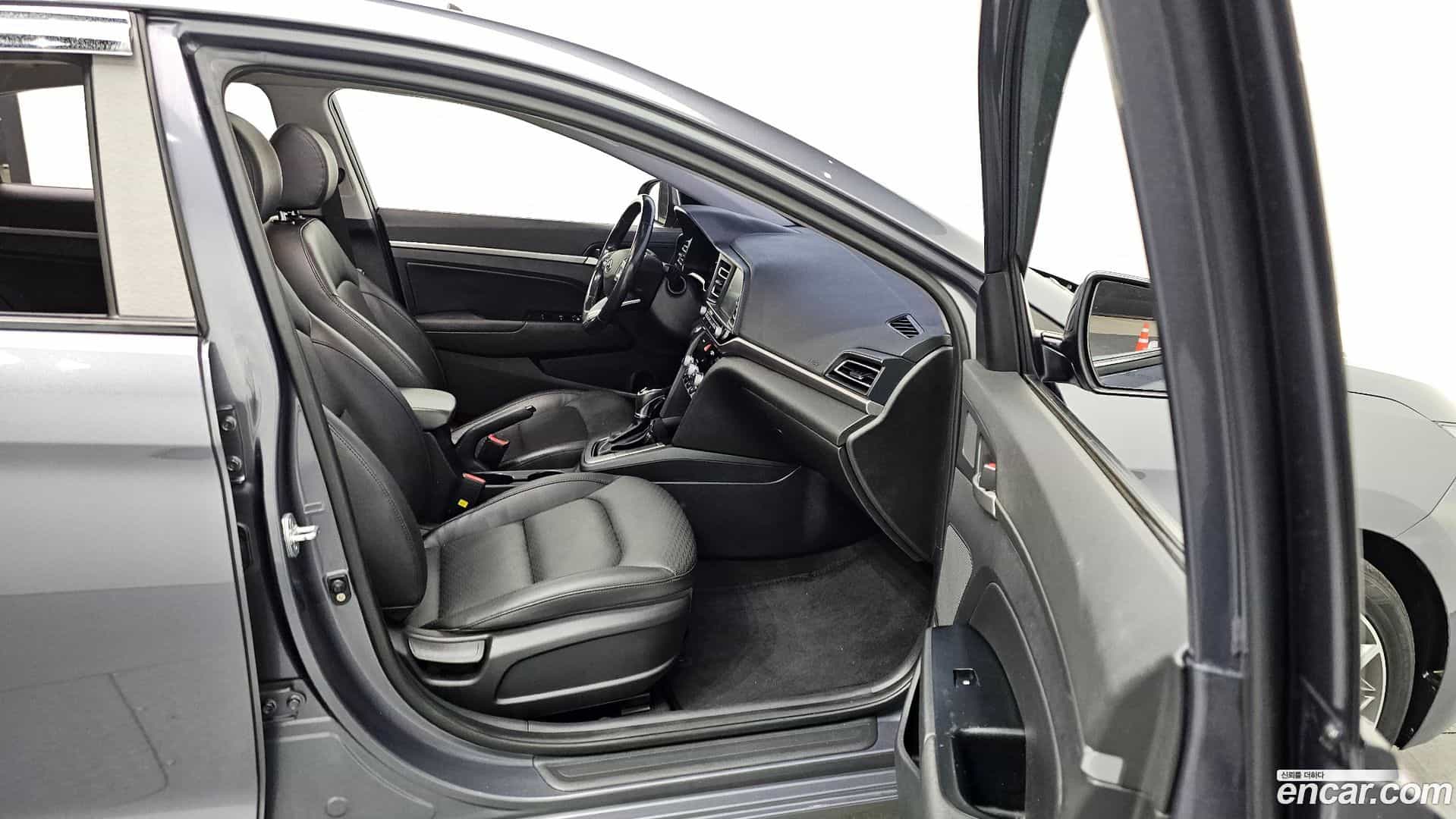 AVANTE Hyundai 2019.2-OPTION-015
