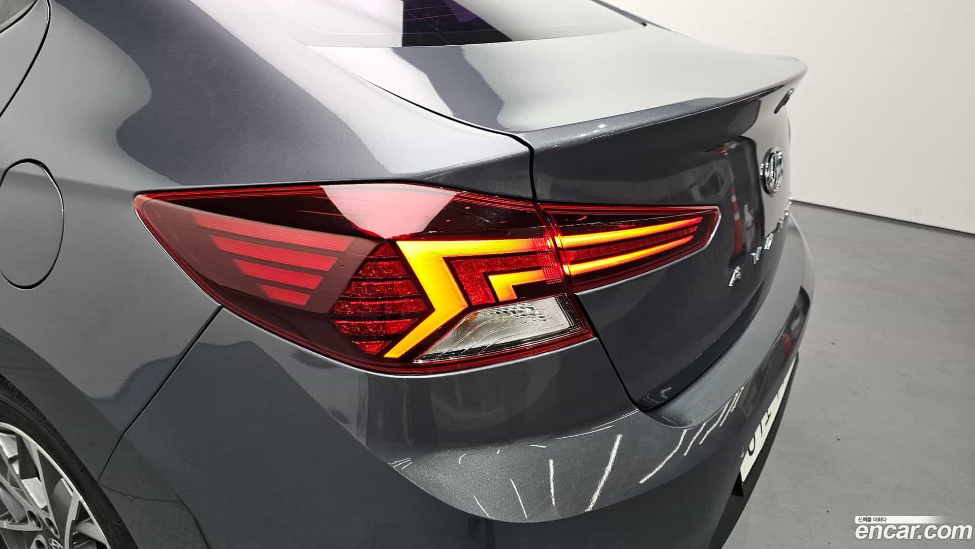 AVANTE Hyundai 2019.2-OUTER-033