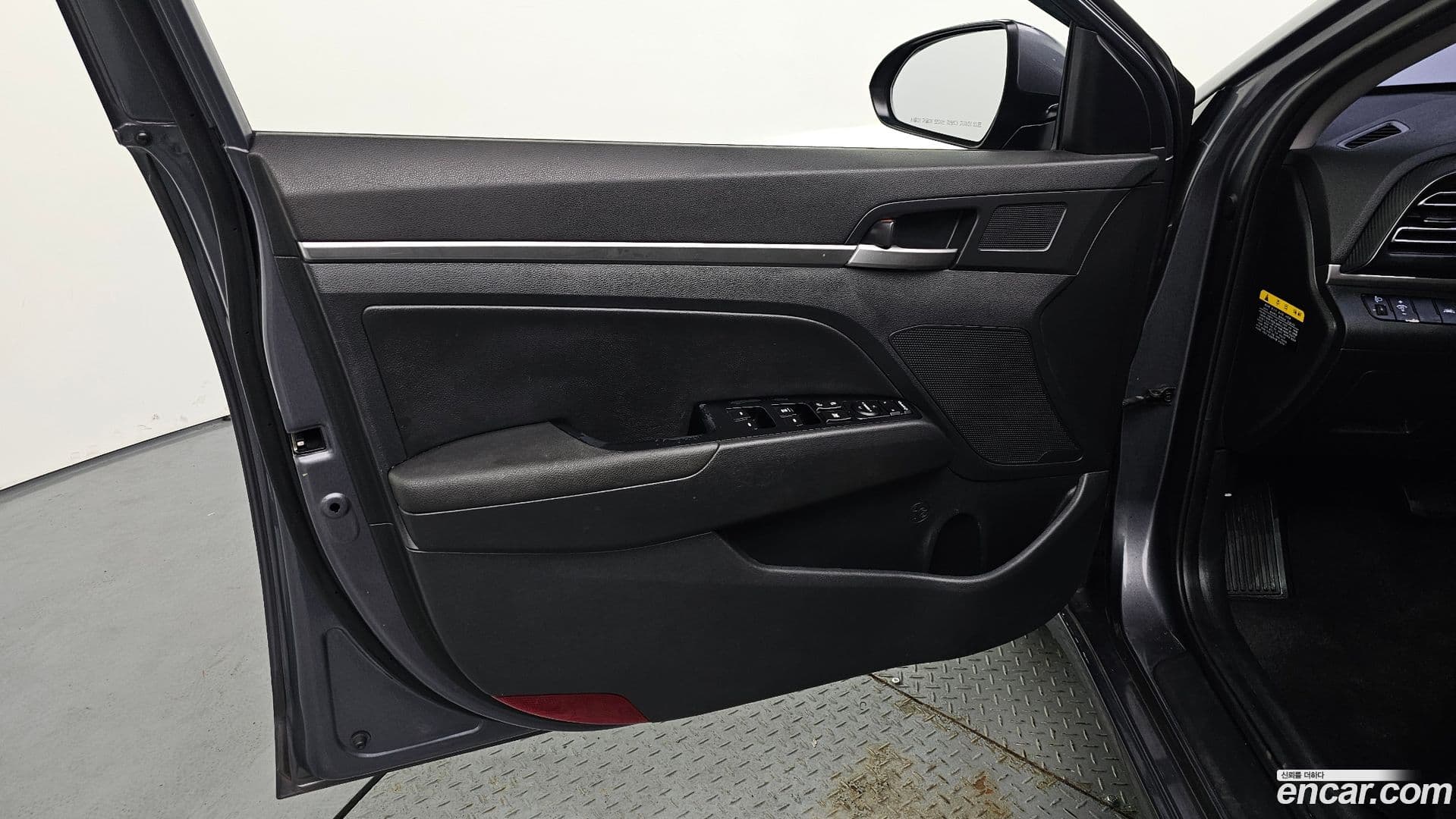 Main__Slider__Photo:AVANTE Hyundai 2019.2-23