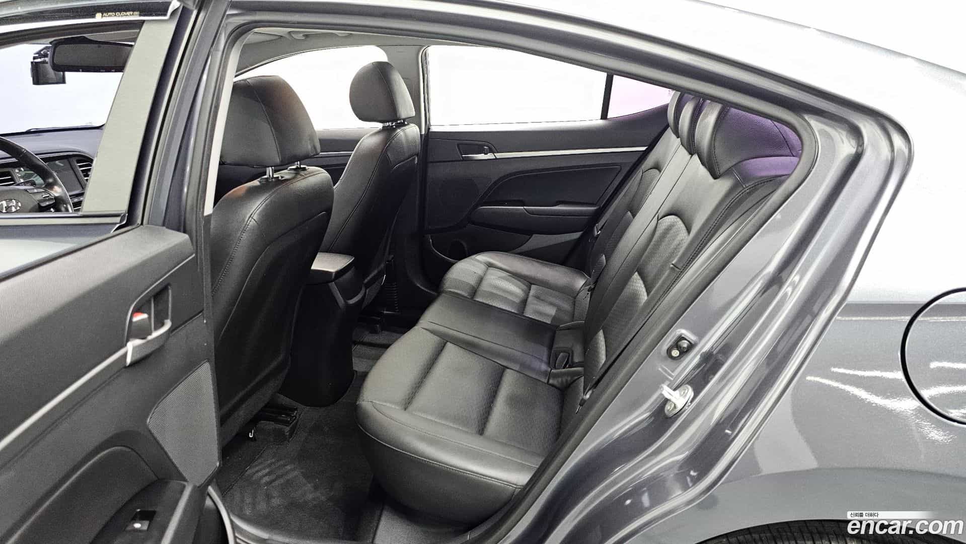 AVANTE Hyundai 2019.2-INNER-036
