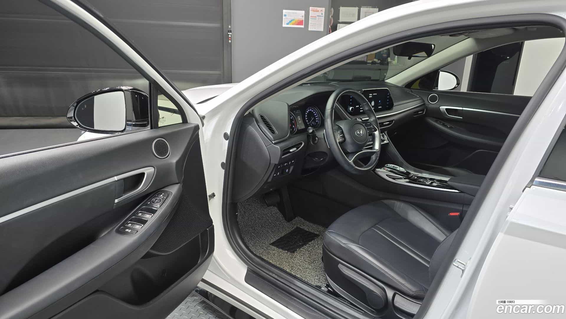 Sonata Hyundai 2022.2-INNER-010
