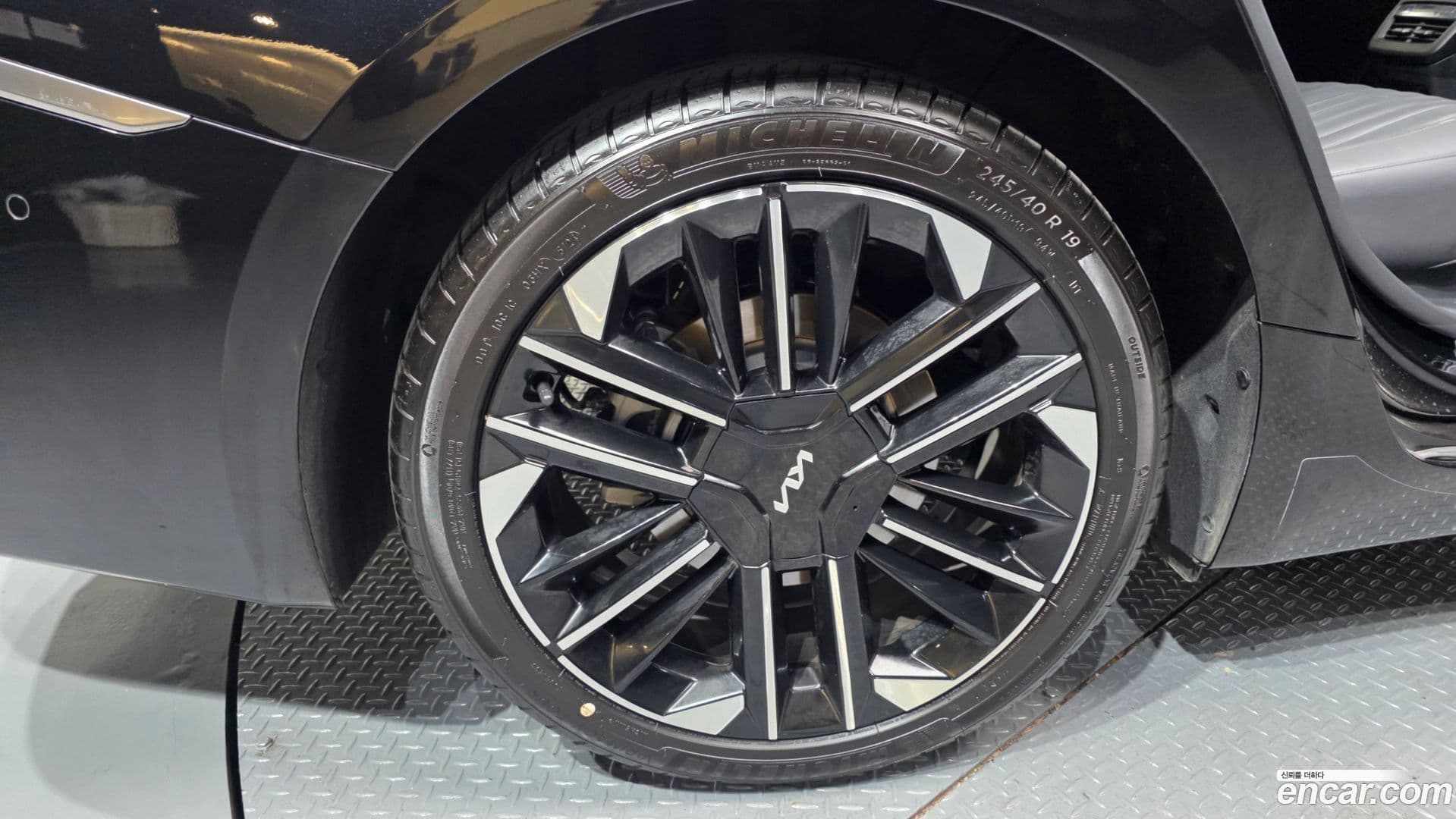 Main__Slider__Photo:K8 Kia 2025.2-4
