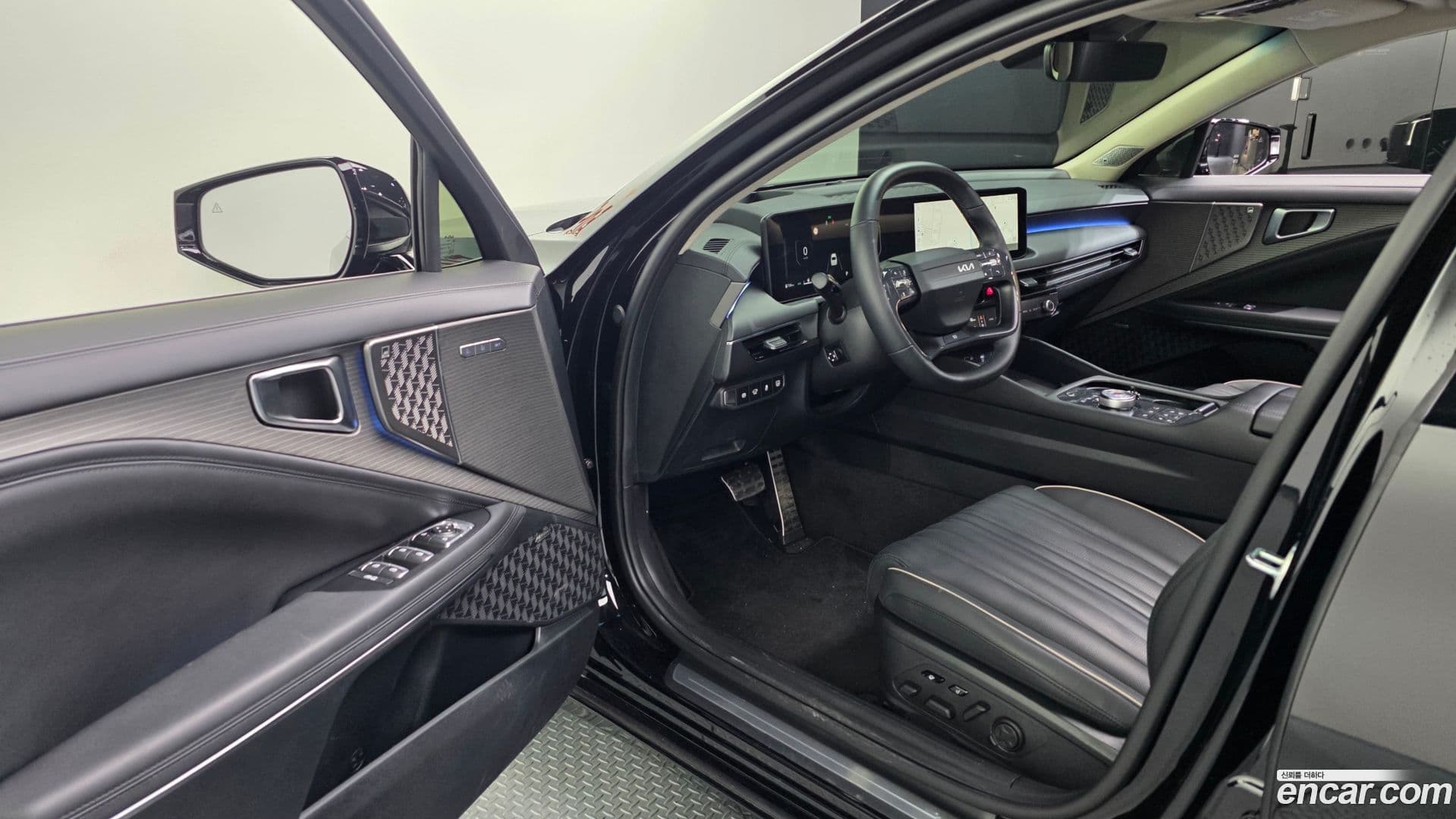Main__Slider__Photo:K8 Kia 2025.2-9