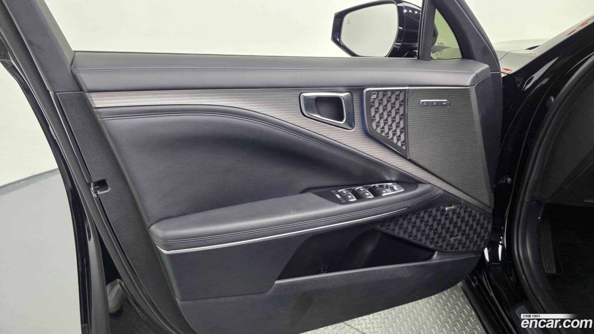 Main__Slider__Photo:K8 Kia 2025.2-23