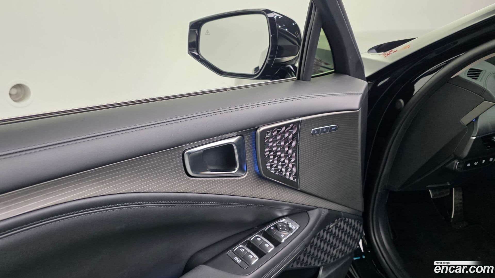 Main__Slider__Photo:K8 Kia 2025.2-36