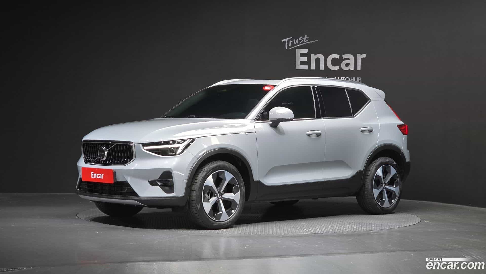 XC40 Volvo 2024.0-OUTER-001