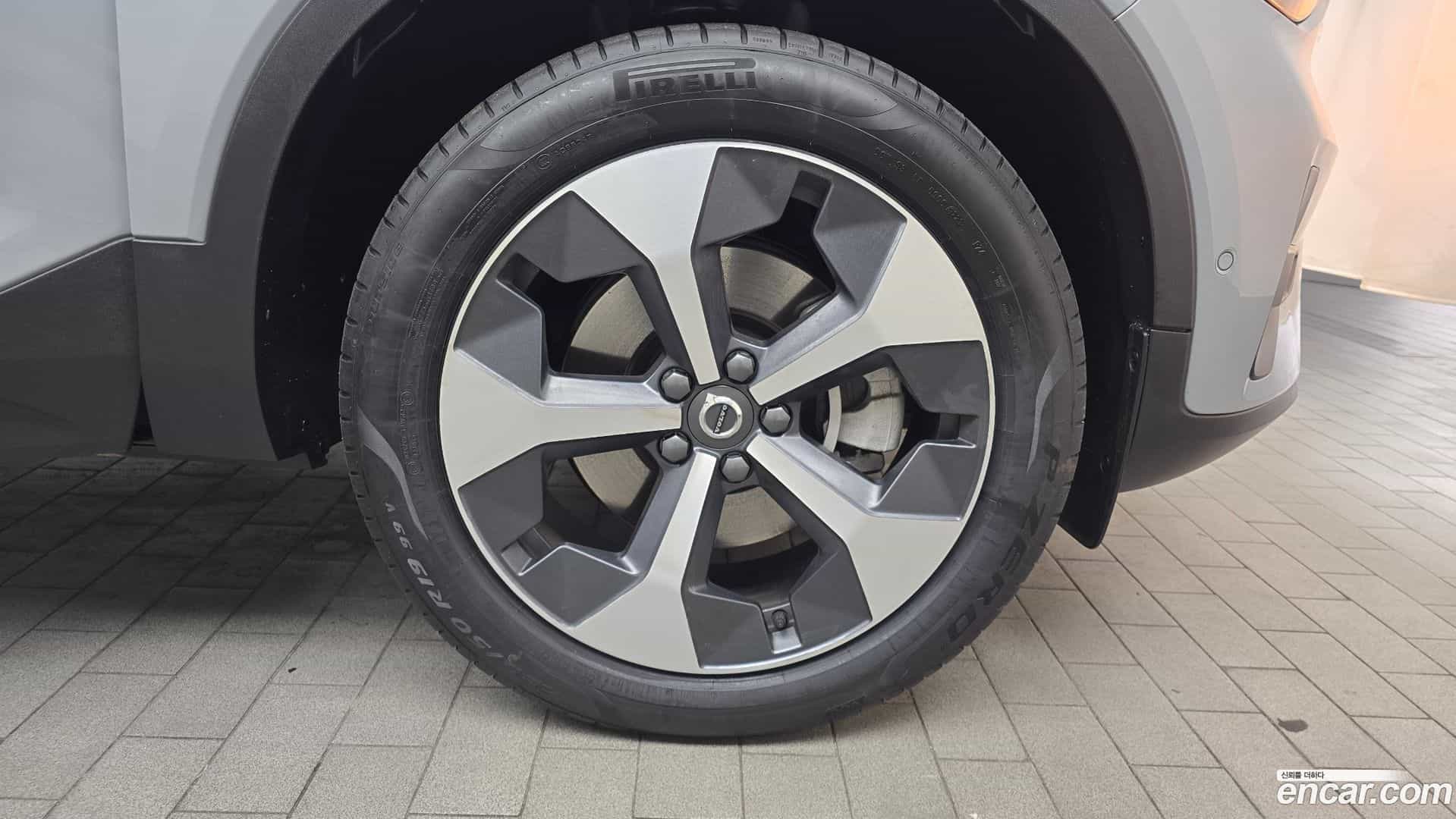 XC40 Volvo 2024.0-OUTER-031