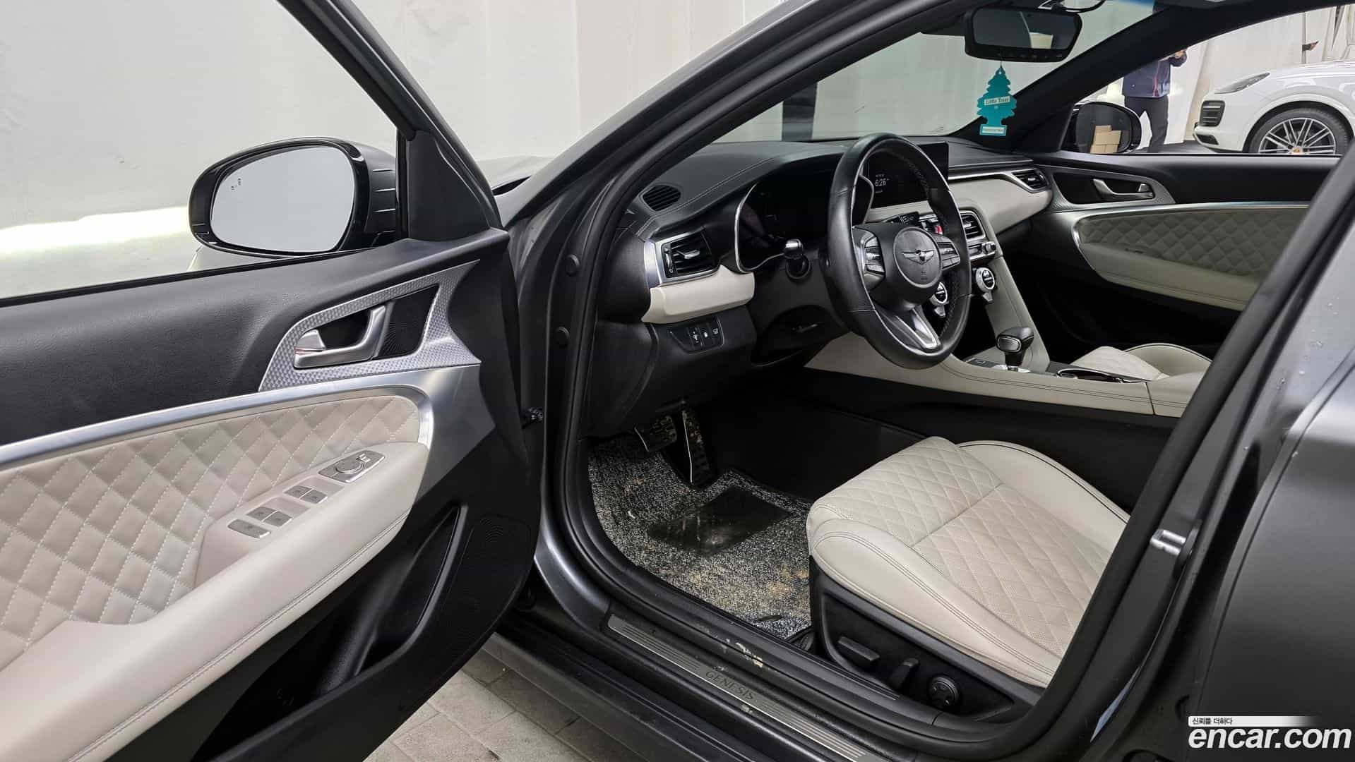 G70 Genesis 2021.1-INNER-010