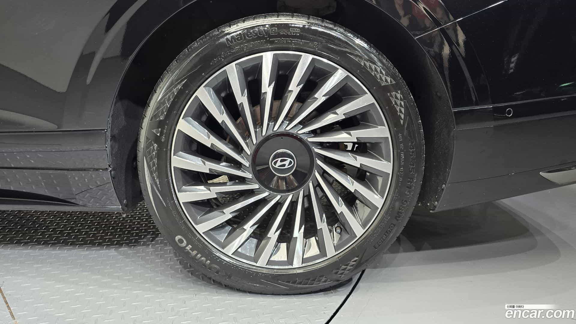 Grandeur Hyundai 2023.4-OUTER-031