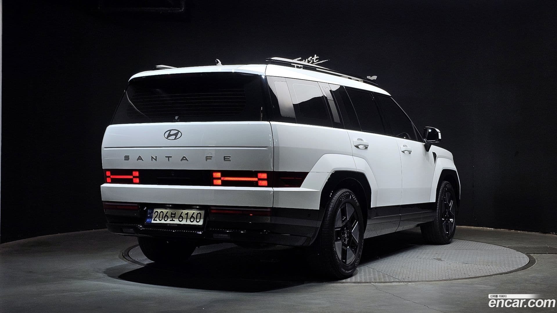 Main__Slider__Photo:Santafe Hyundai 2024.1-1