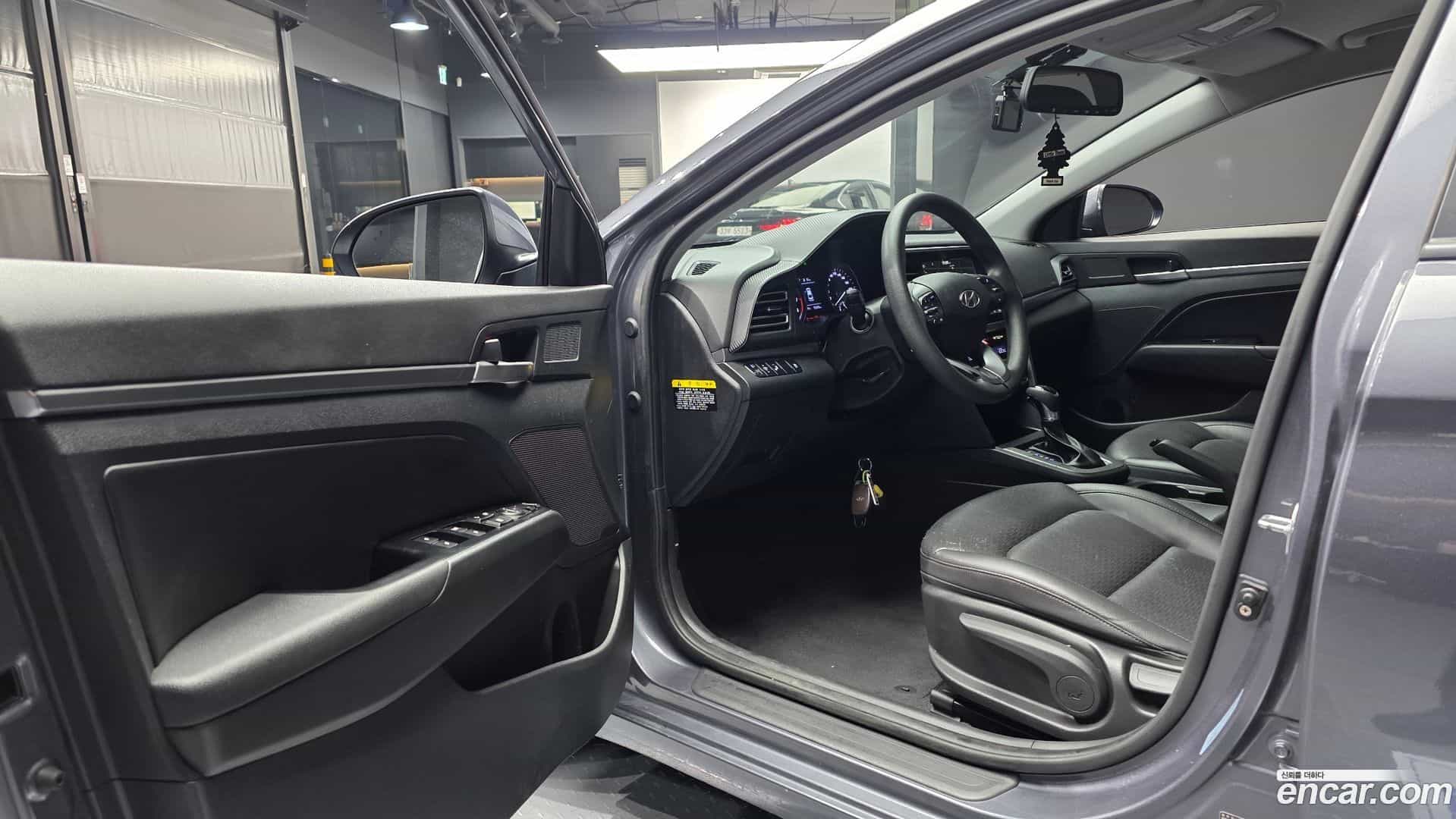 AVANTE Hyundai 2019.5-INNER-010