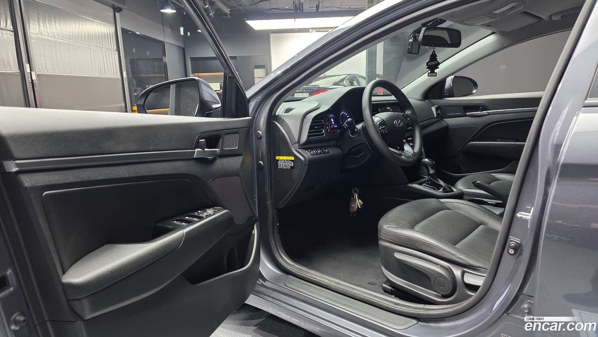 Main__Slider__Photo:AVANTE Hyundai 2019.5-9