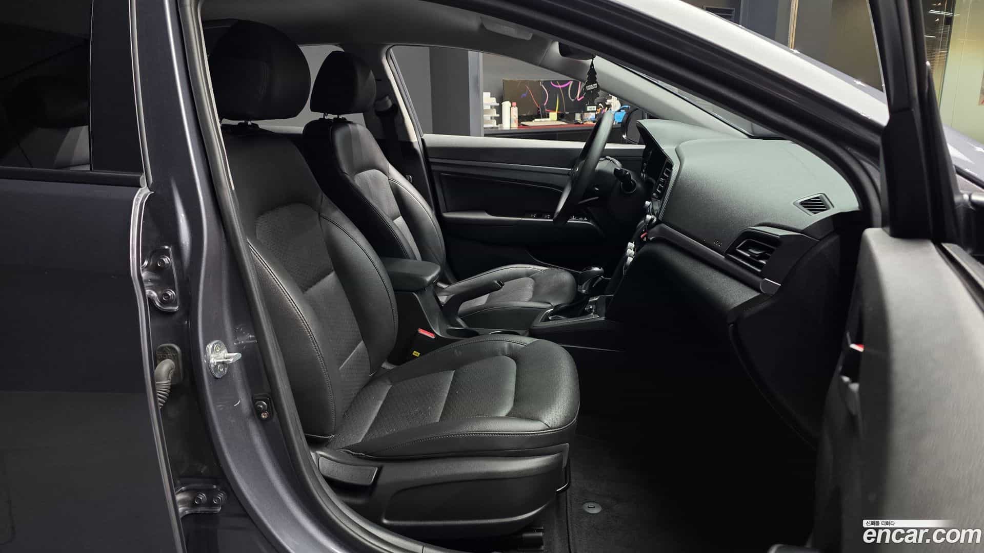 AVANTE Hyundai 2019.5-OPTION-015