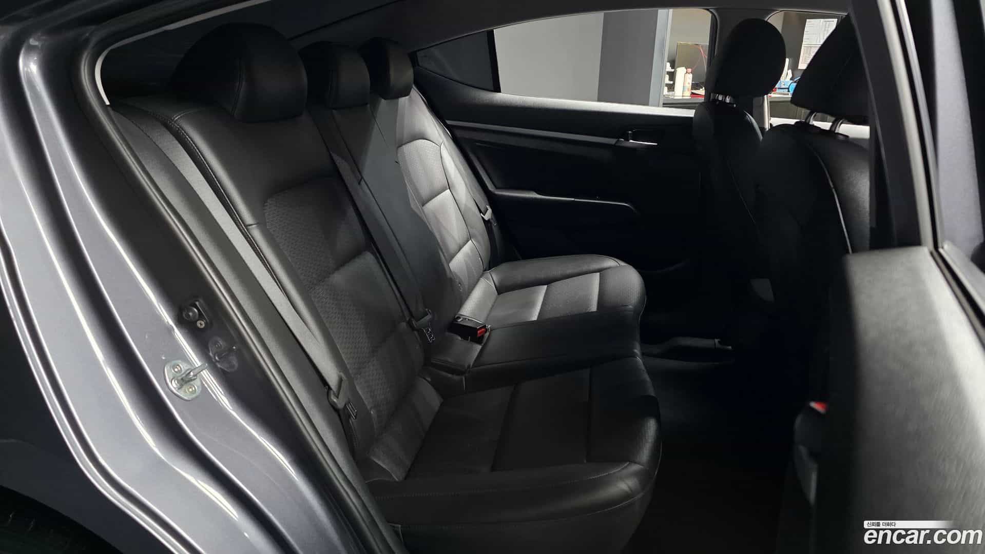 AVANTE Hyundai 2019.5-OPTION-016
