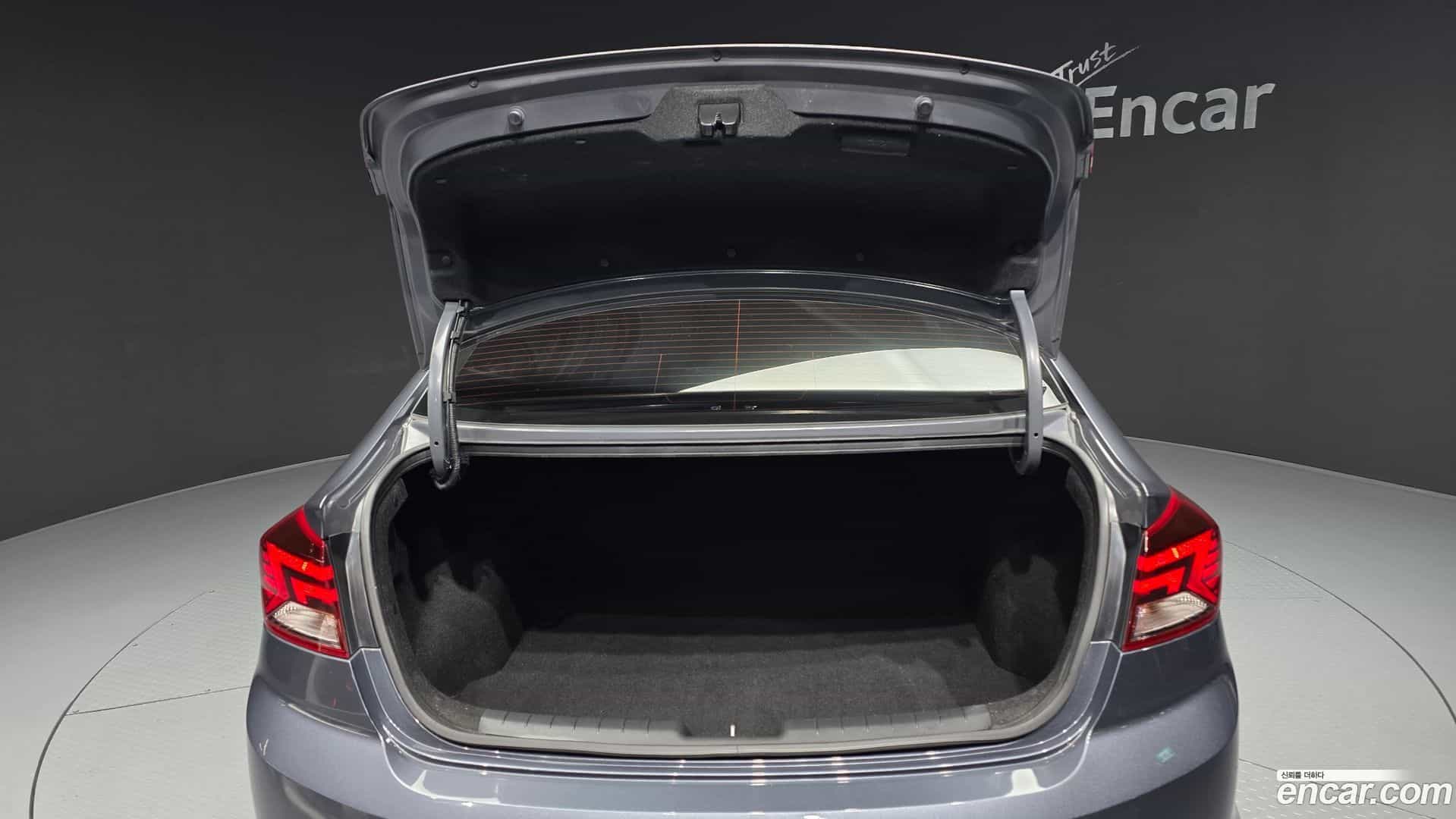 AVANTE Hyundai 2019.5-OPTION-024