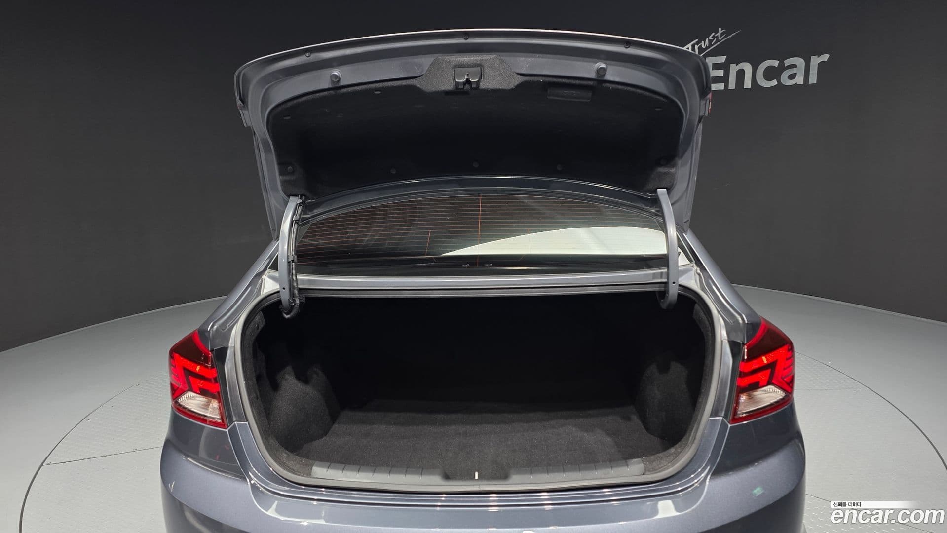 Main__Slider__Photo:AVANTE Hyundai 2019.5-19