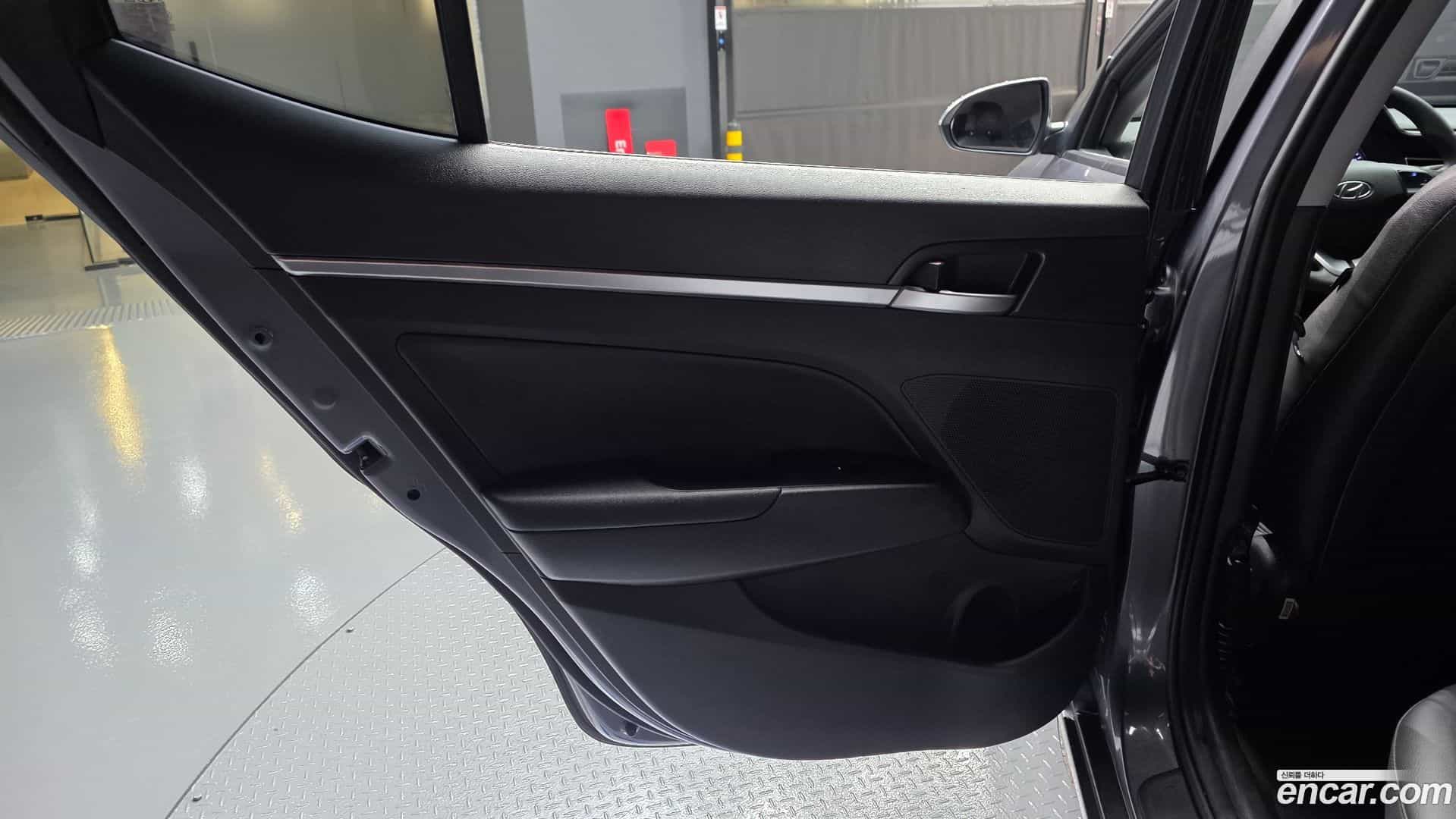 AVANTE Hyundai 2019.5-INNER-035