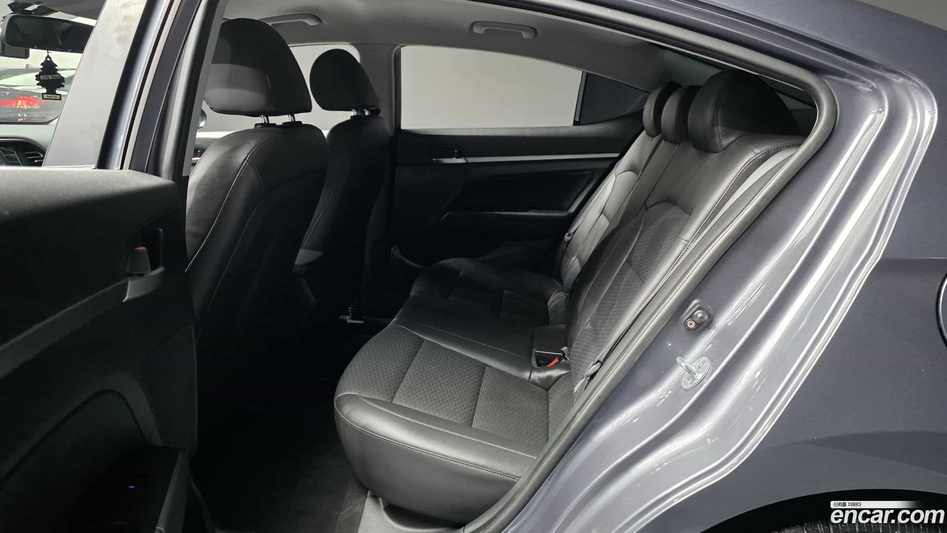 AVANTE Hyundai 2019.5-INNER-036
