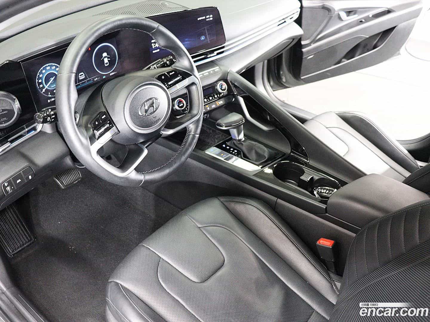 AVANTE Hyundai 2021.11-INNER-010