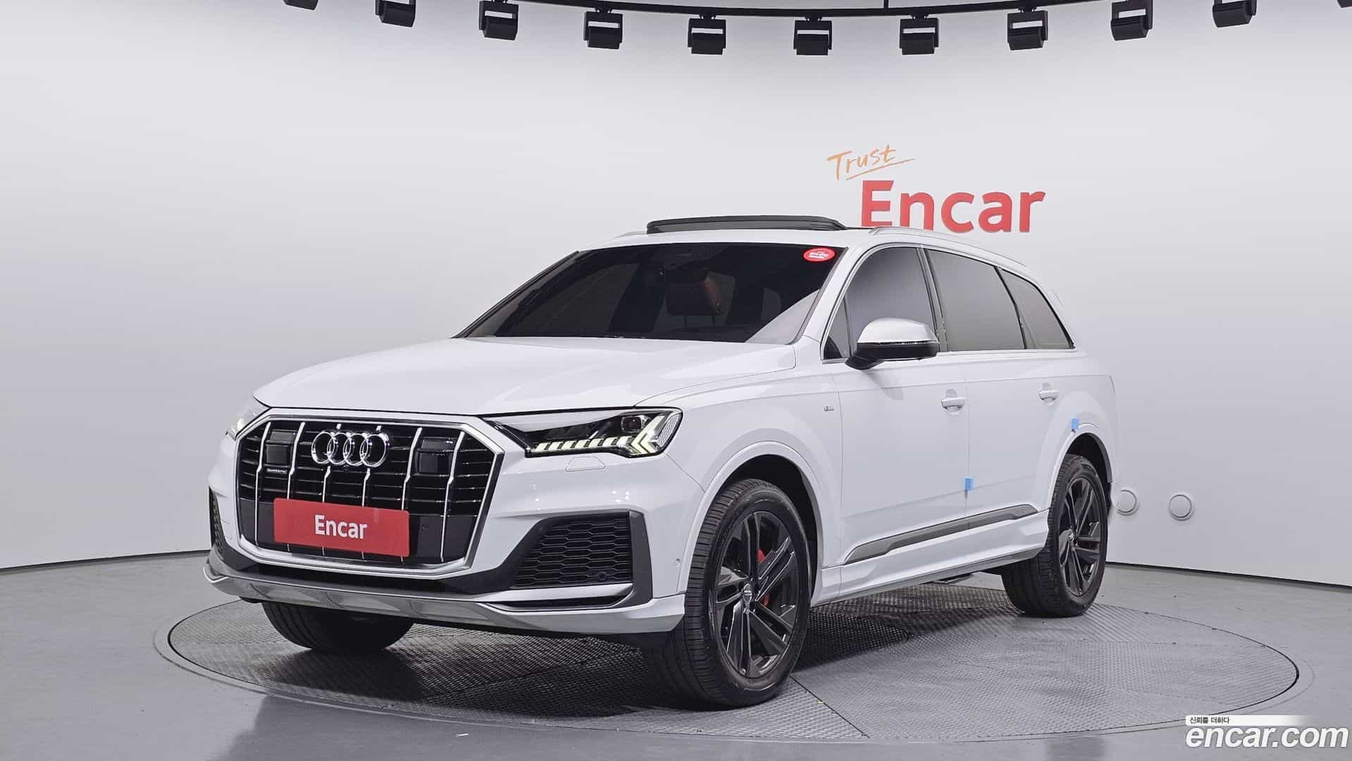 Q7 Audi 2021.0-OUTER-001