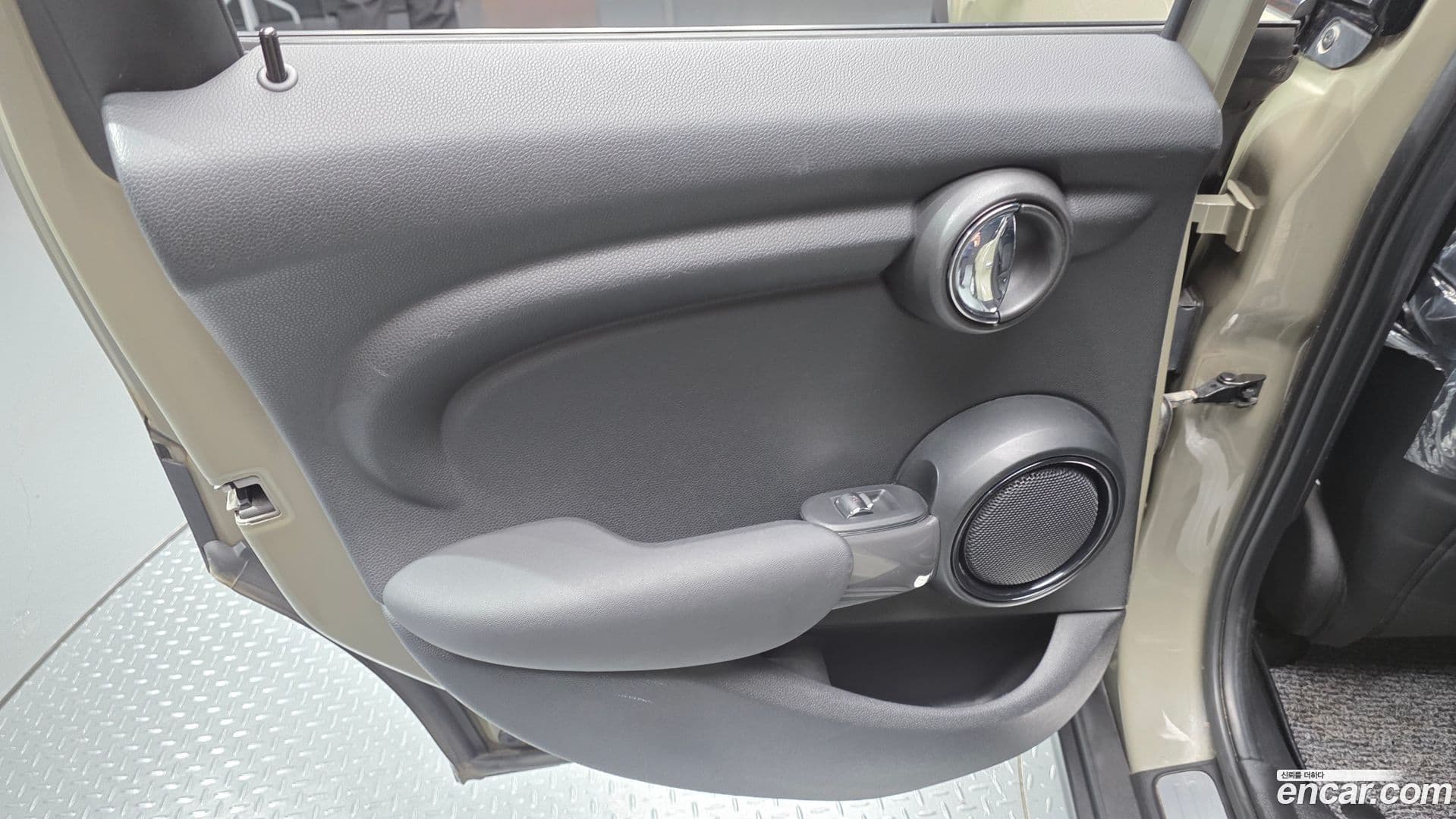 Main__Slider__Photo:Cooper Mini 2018.8-24