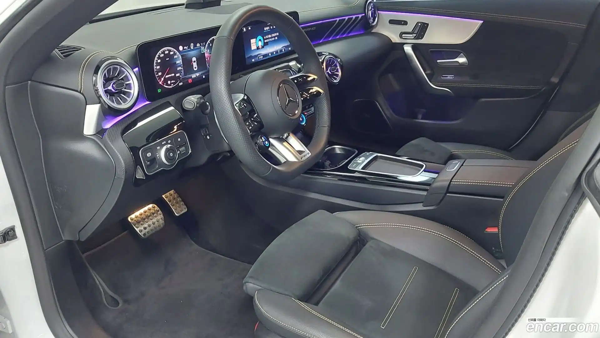 CLA-Class Mercedes-Benz 2024.7-INNER-009