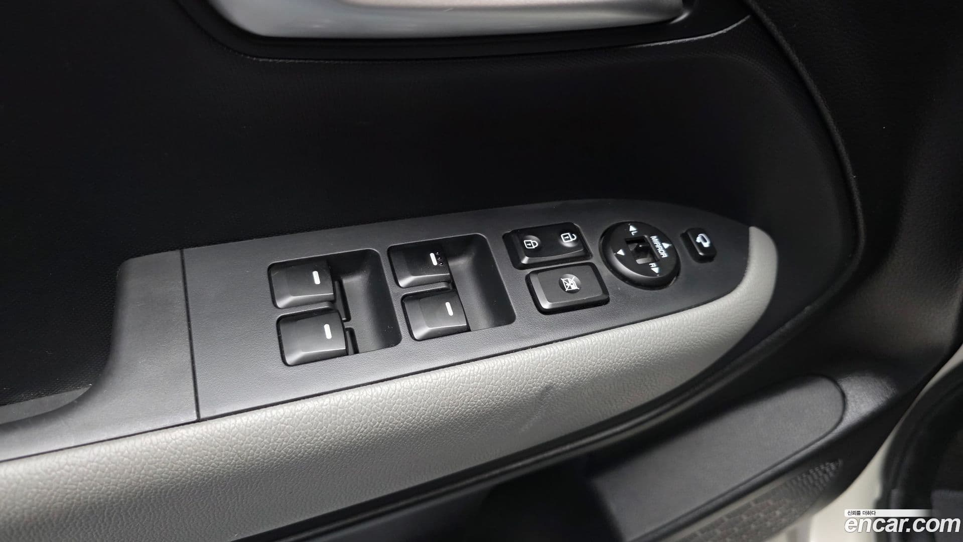 Main__Slider__Photo:RAY Kia 2023.2-29