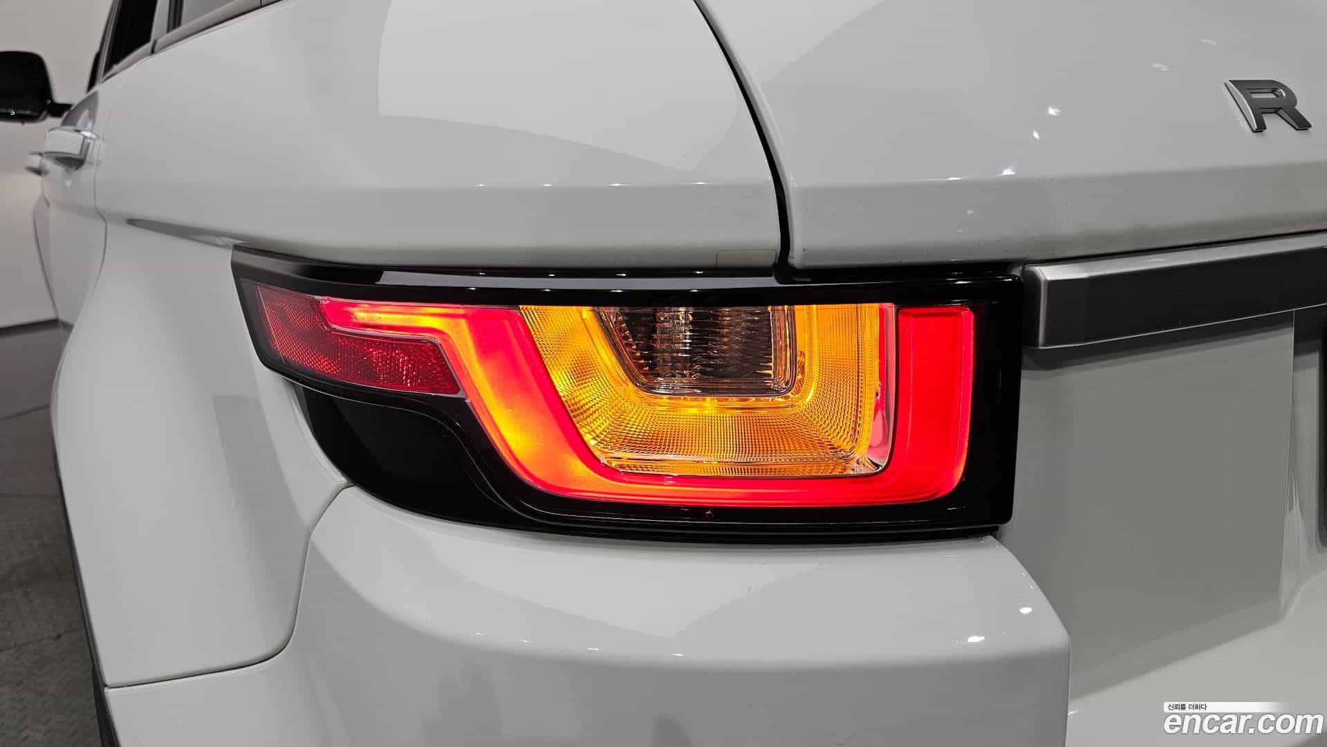 Range Rover Evoque Land Rover 2016.10-OUTER-033