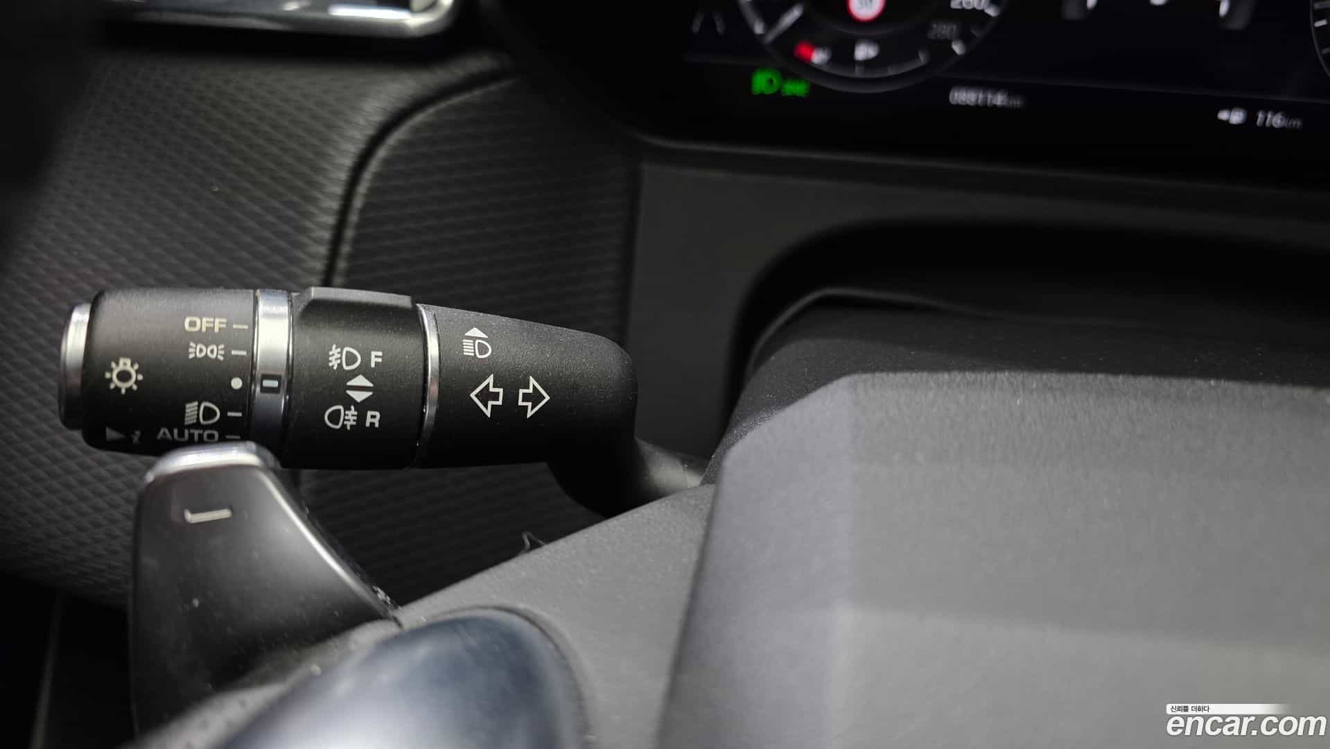 Range Rover Velar Land Rover 2019.11-OPTION-041