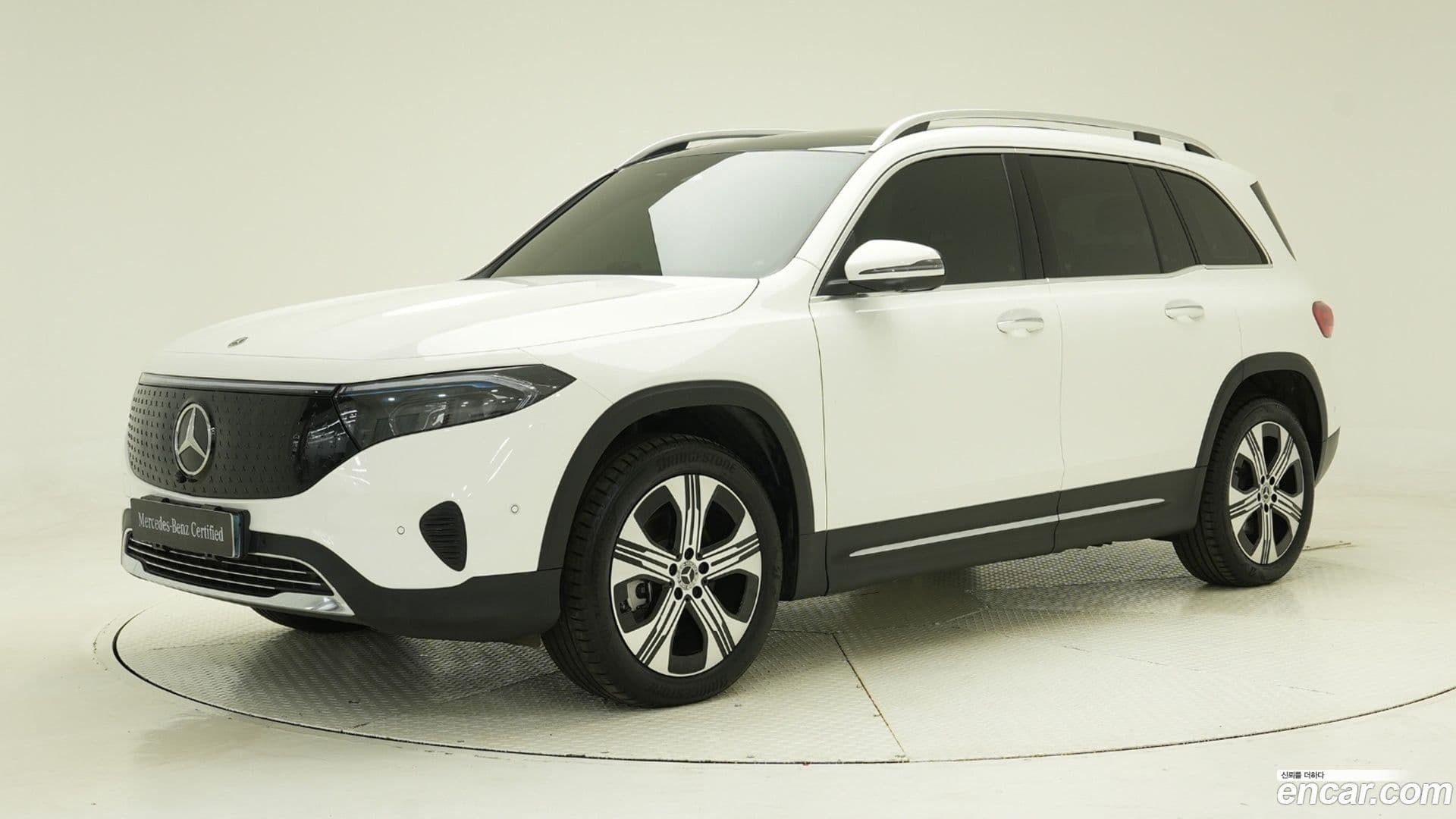 Main__Slider__Photo:EQB Mercedes-Benz 2024.7-0
