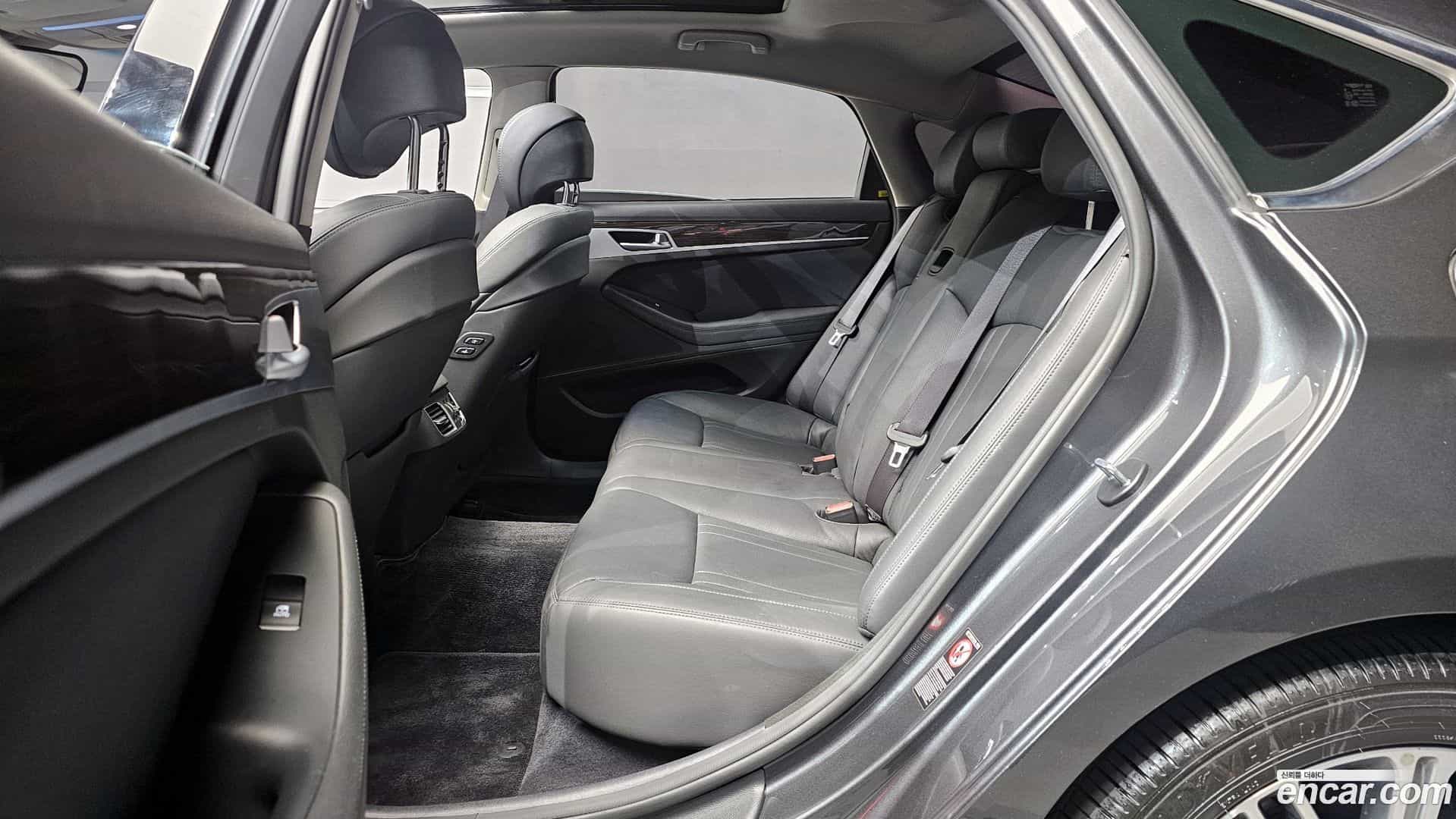 G80 Genesis 2017.0-OPTION-016