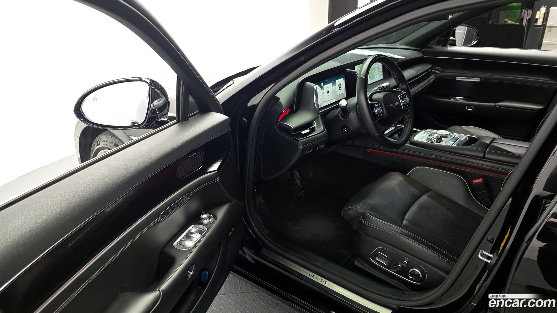 Main__Slider__Photo:G90 Genesis 2022.7-9