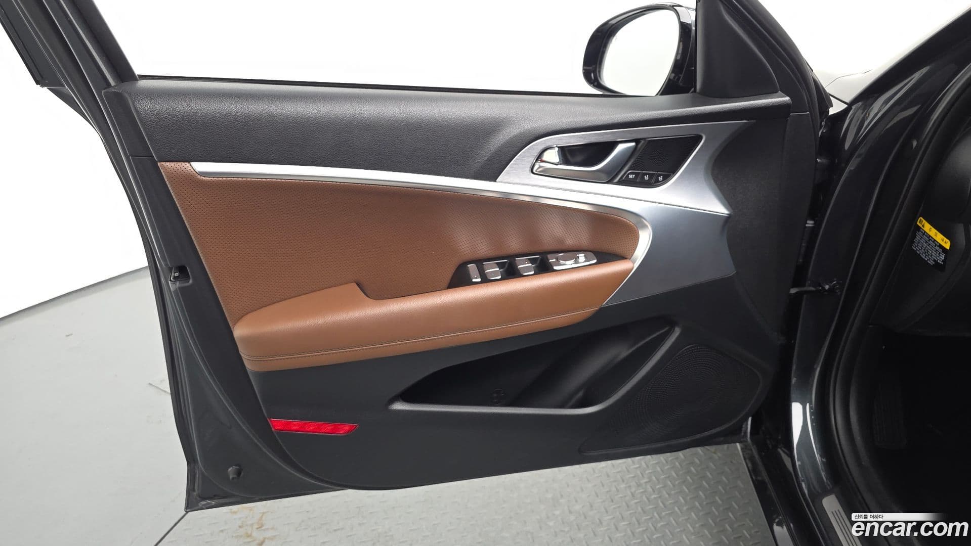 Main__Slider__Photo:G70 Genesis 2019.5-23