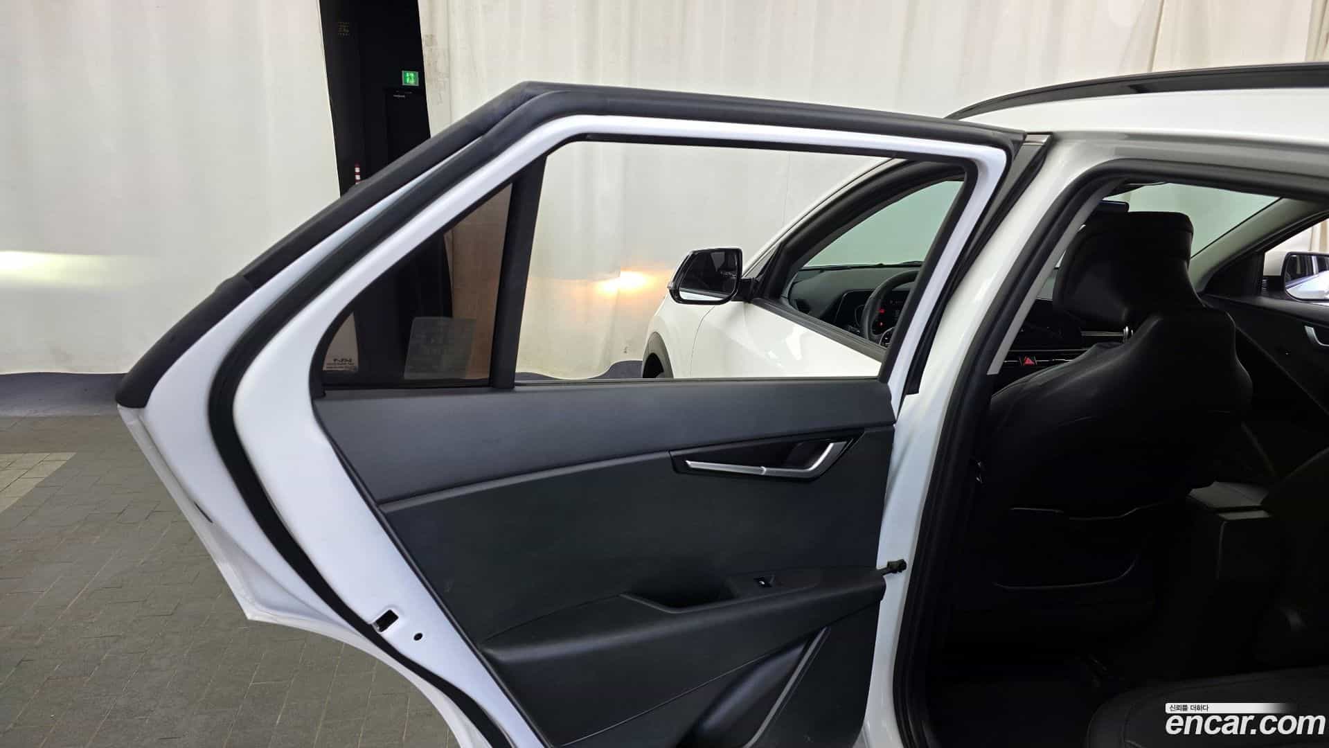 Niro Kia 2022.2-INNER-035