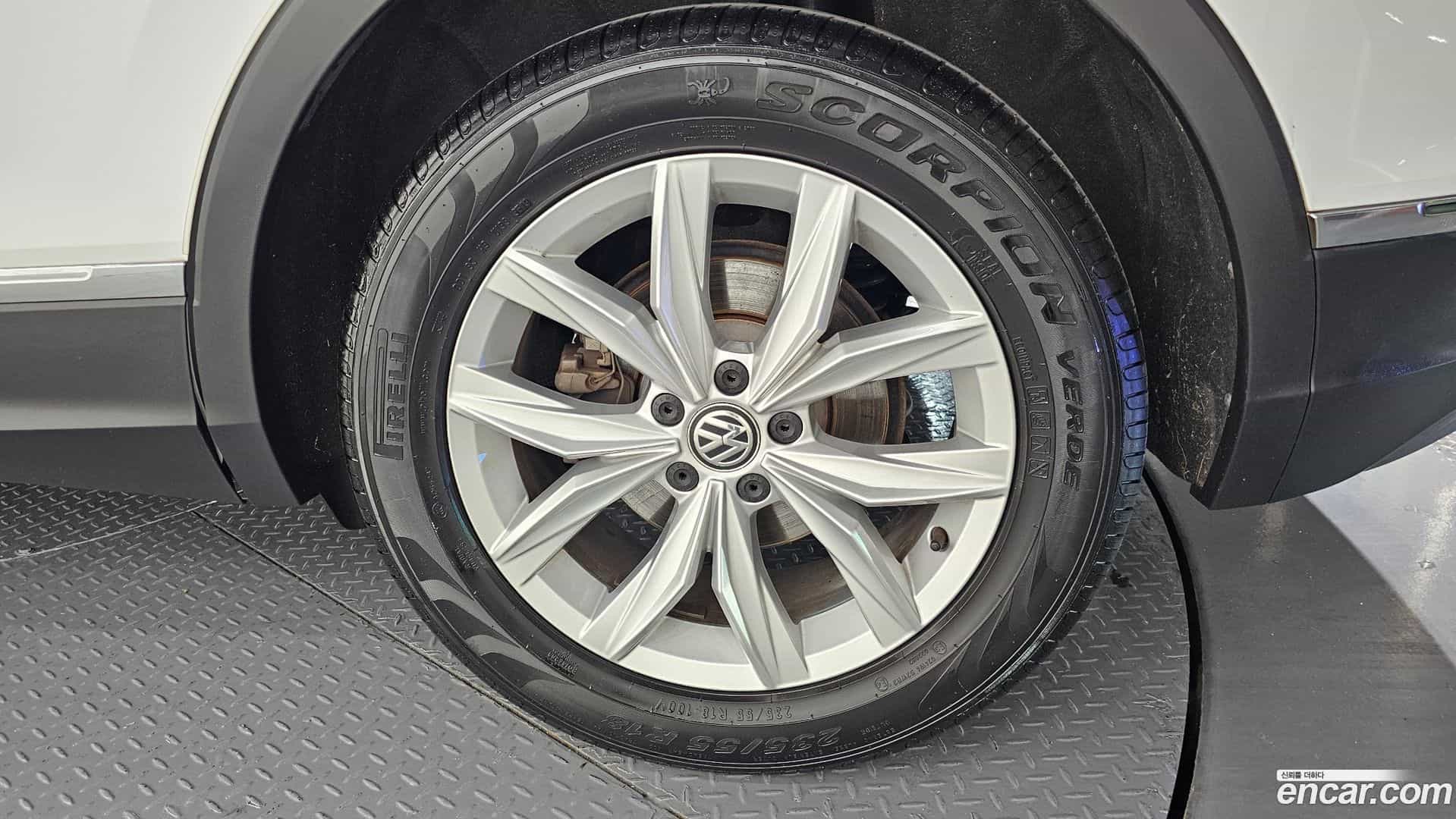 Tiguan Volkswagen 2020.2-OUTER-031