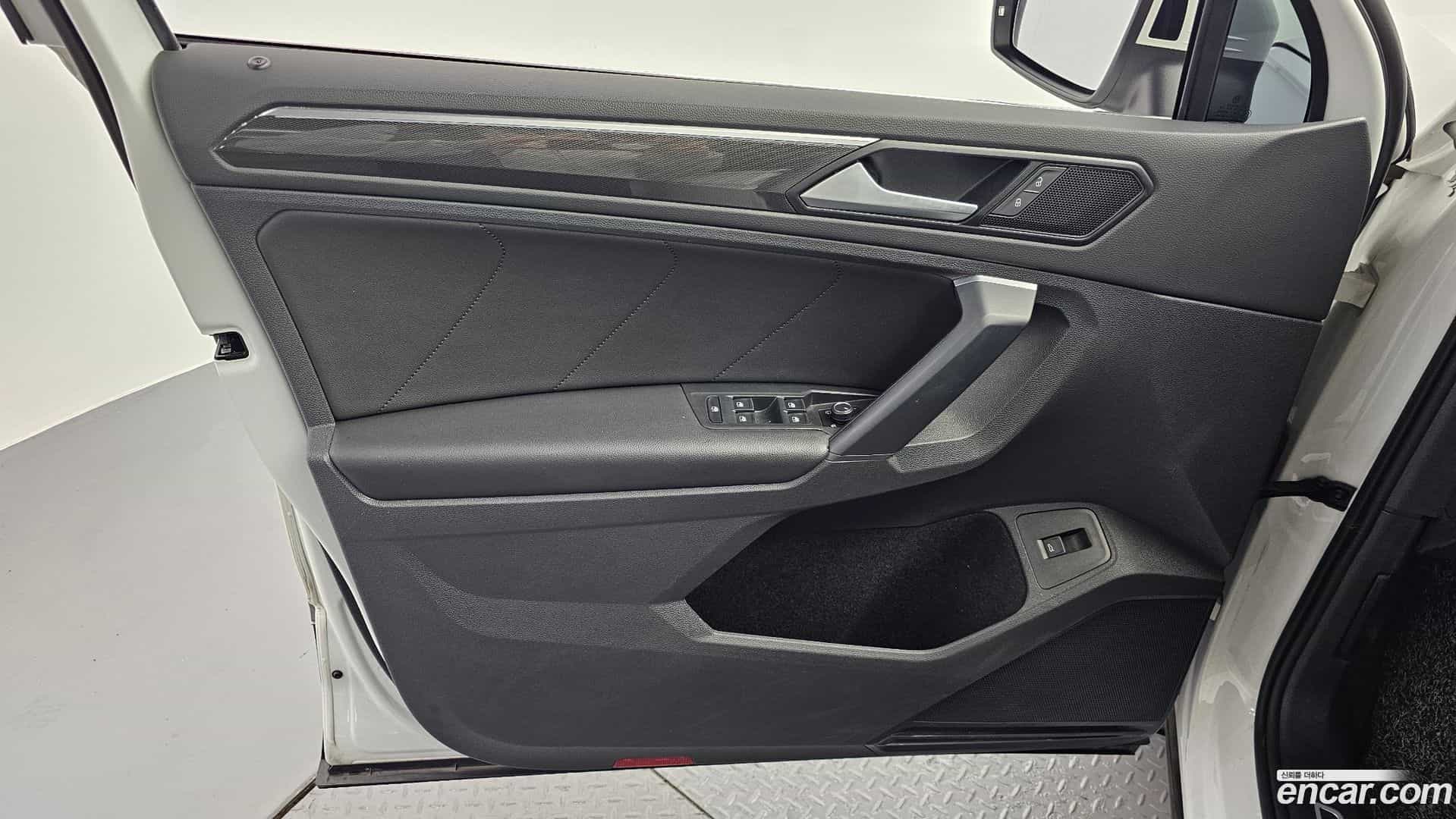 Tiguan Volkswagen 2020.2-INNER-034