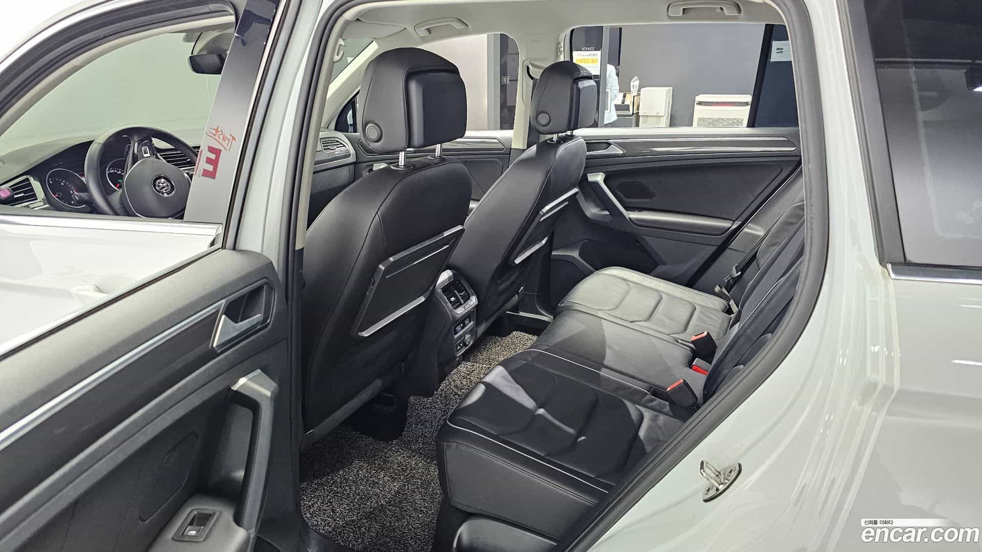 Tiguan Volkswagen 2020.2-INNER-036