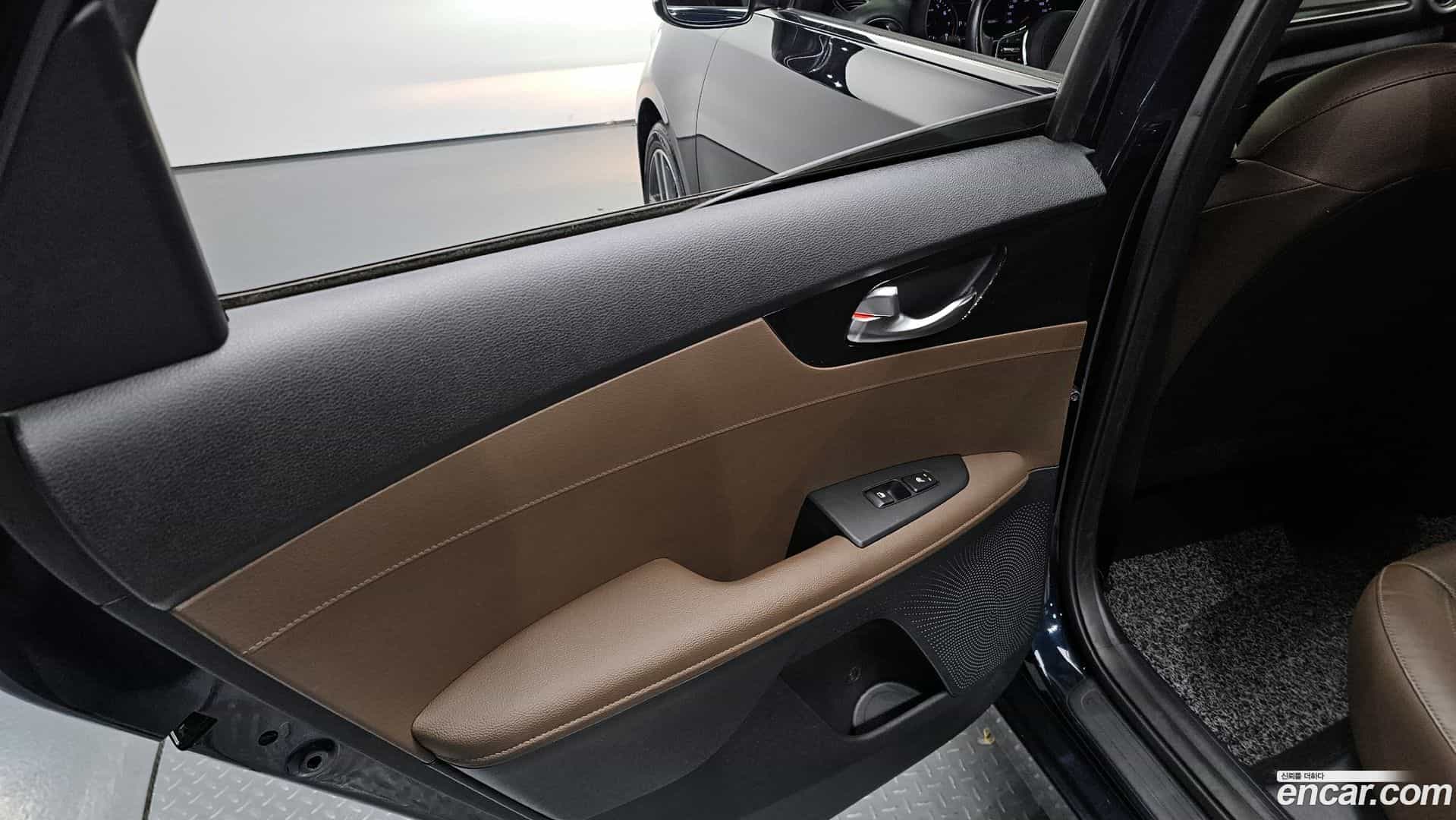 K3 Kia 2019.2-INNER-035