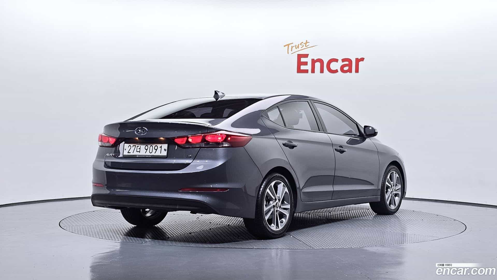 AVANTE Hyundai 2018.7-OUTER-002