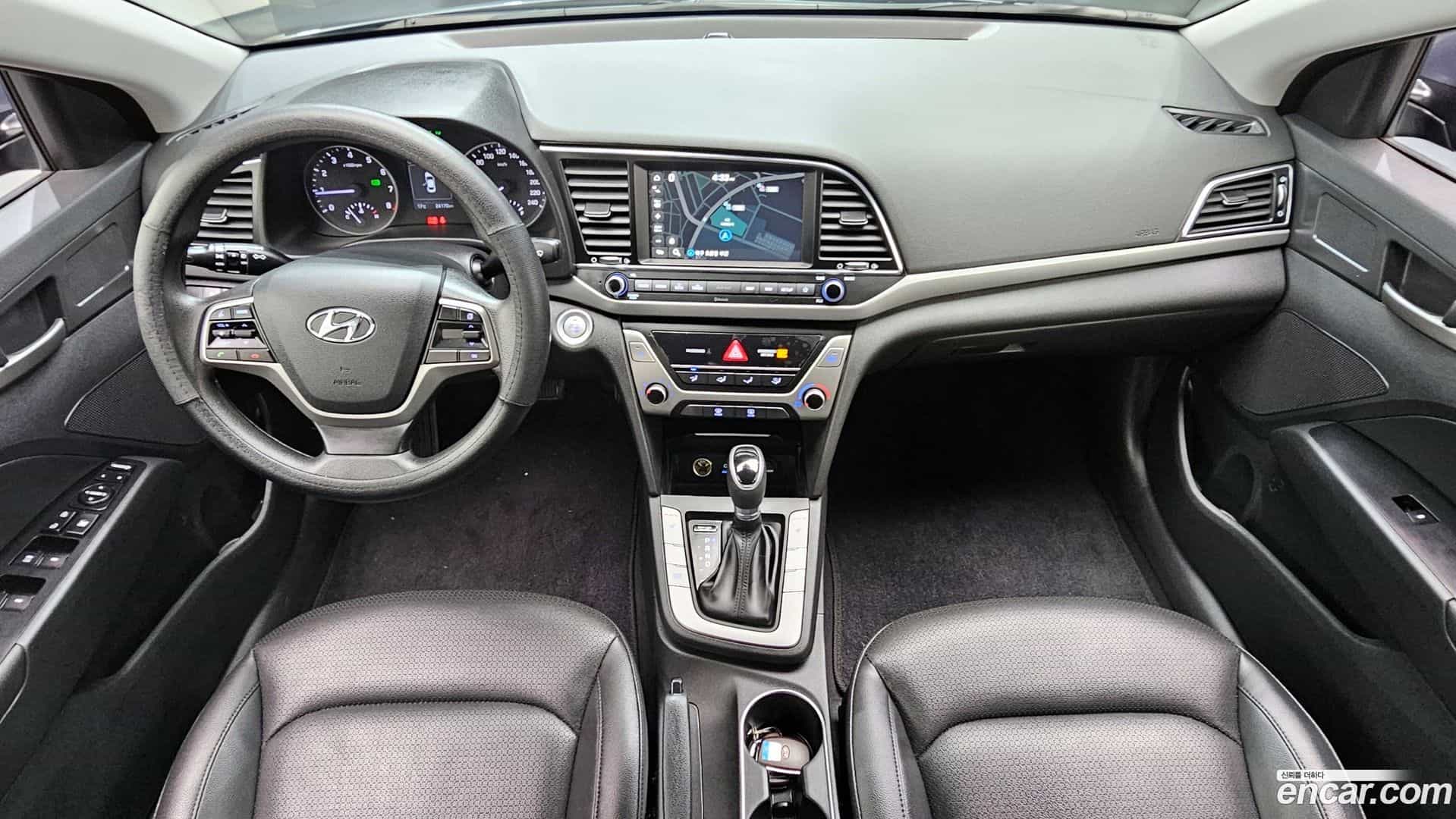 AVANTE Hyundai 2018.7-INNER-007