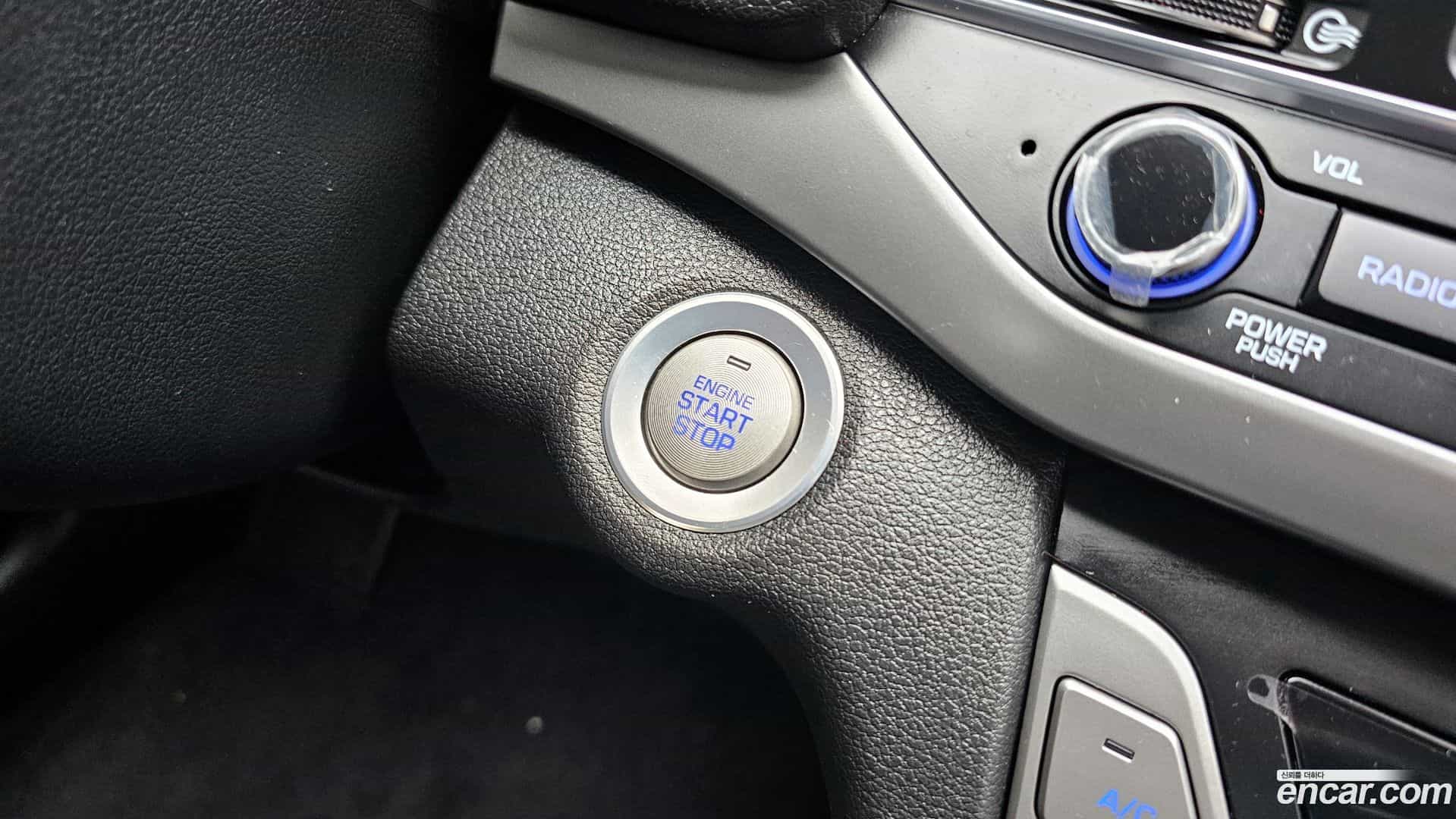 AVANTE Hyundai 2018.7-OPTION-024