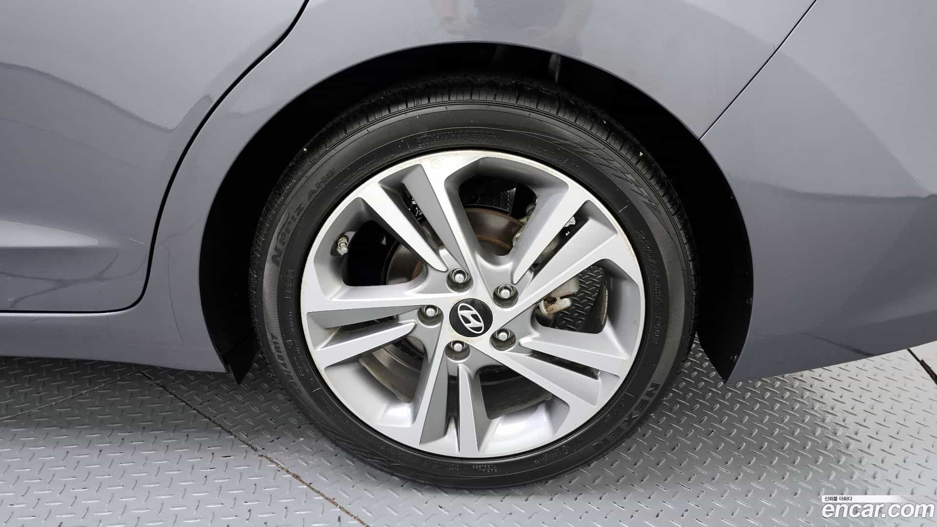 AVANTE Hyundai 2018.7-OUTER-031