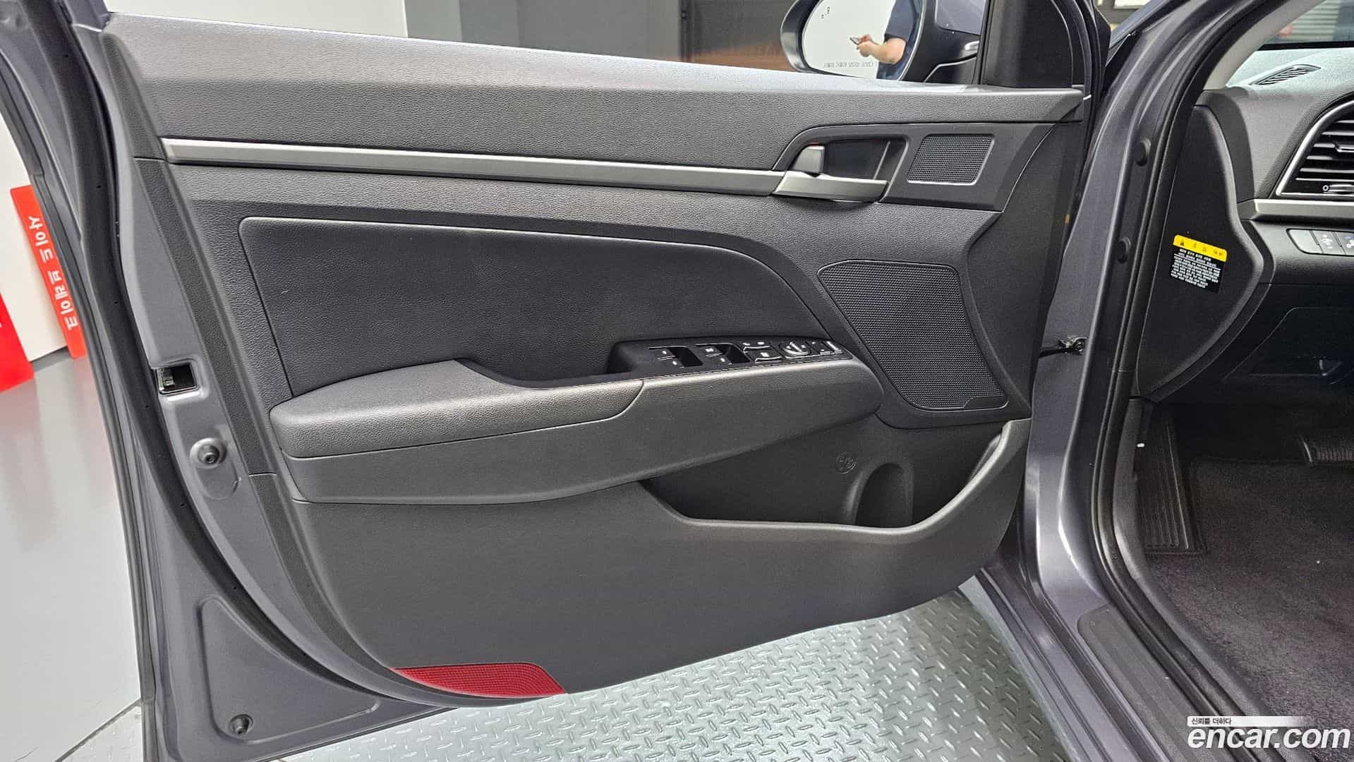 AVANTE Hyundai 2018.7-INNER-034