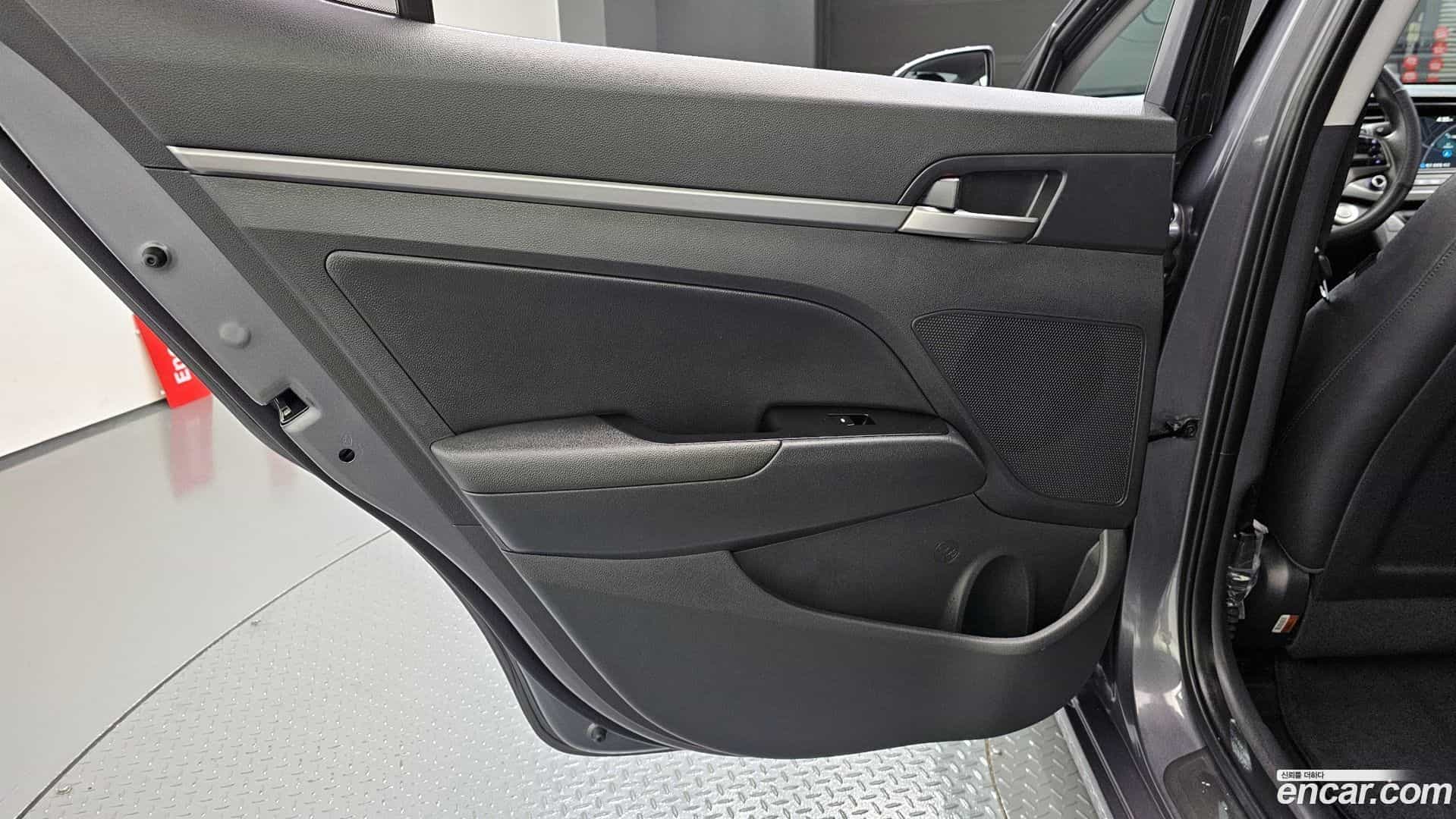 AVANTE Hyundai 2018.7-INNER-035