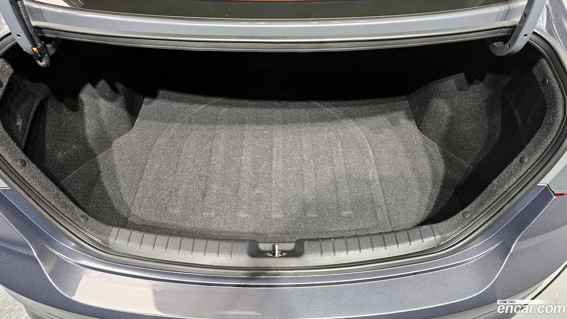 AVANTE Hyundai 2018.7-OPTION-041