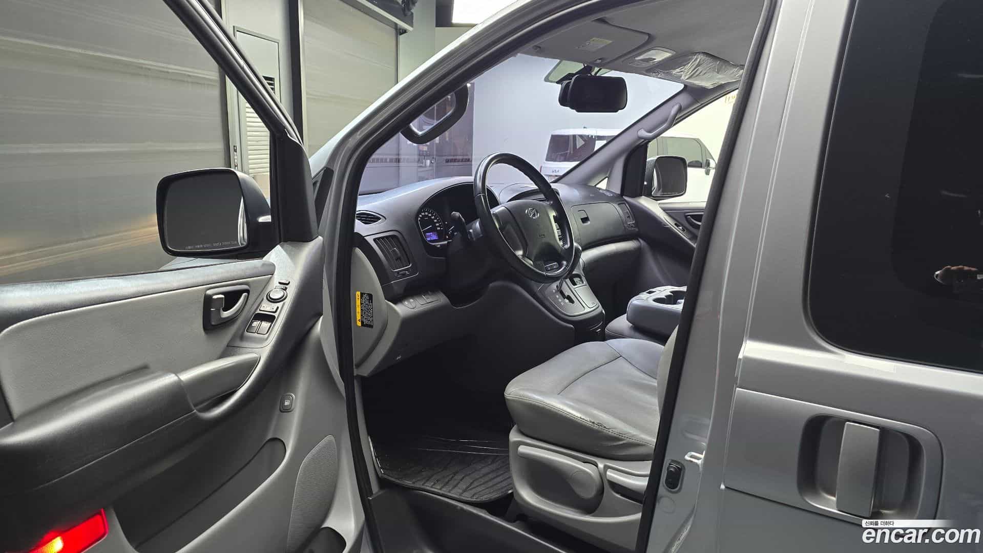 Starex Hyundai 2019.6-INNER-010