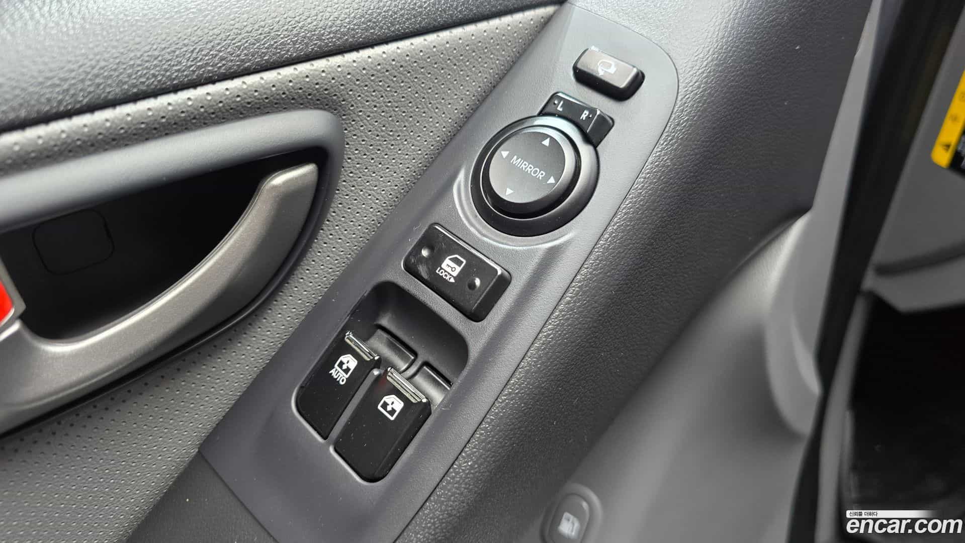 Starex Hyundai 2019.6-OPTION-018